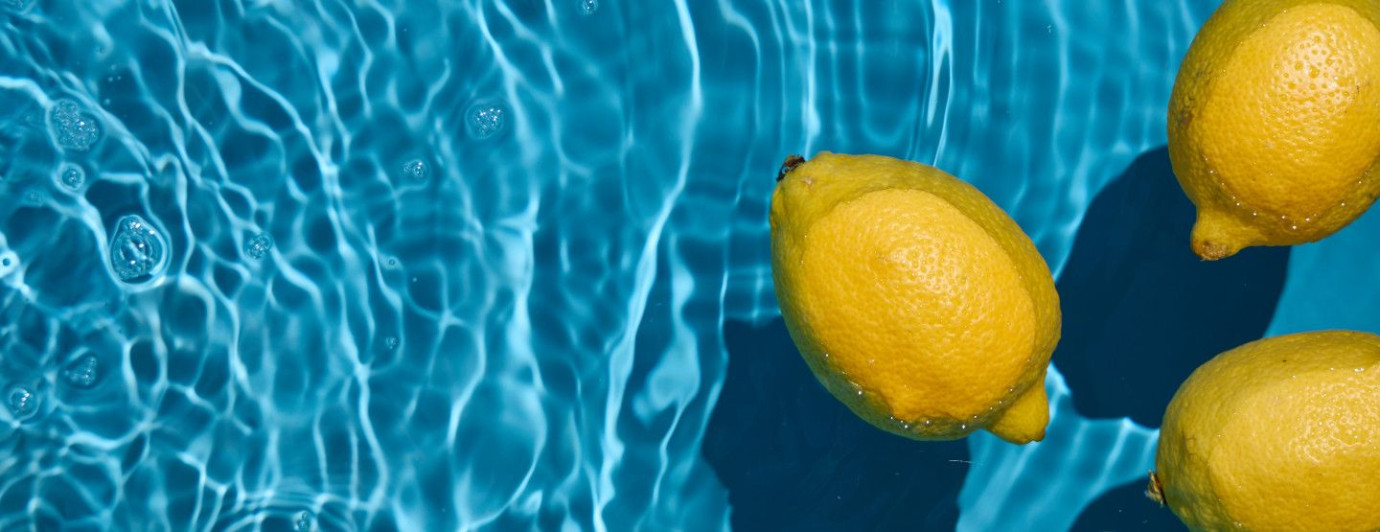 Vitamin C v bazénu: Proč se vyplatí používat?