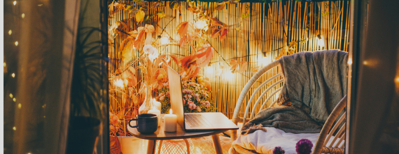 Podzimní balkon v paneláku - 6 nápadů na útulné uspořádání