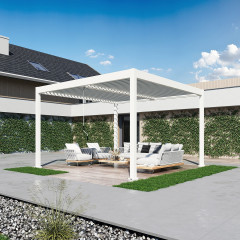 Bílá hliníková pergola Gutroof ELEGANCE DUO 3,6x4 m s moderním zahradním nábytkem na terase u domu