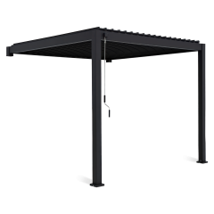 Antracitová hliníková pergola ke stěně Gutroof Premium 3x3 m s otočnými lamelami a ovládací klikou na černém pozadí