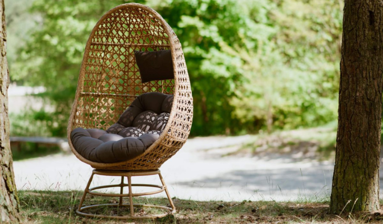 Otočn&eacute; křeslo z technorattanu HOLIDAY Beige