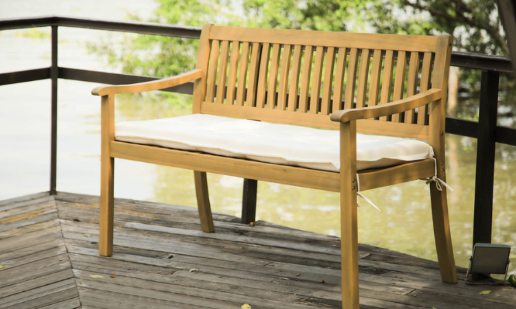 Dřevěn&aacute; zahradn&iacute; lavice s pol&scaron;t&aacute;řem ALNES Teak Look