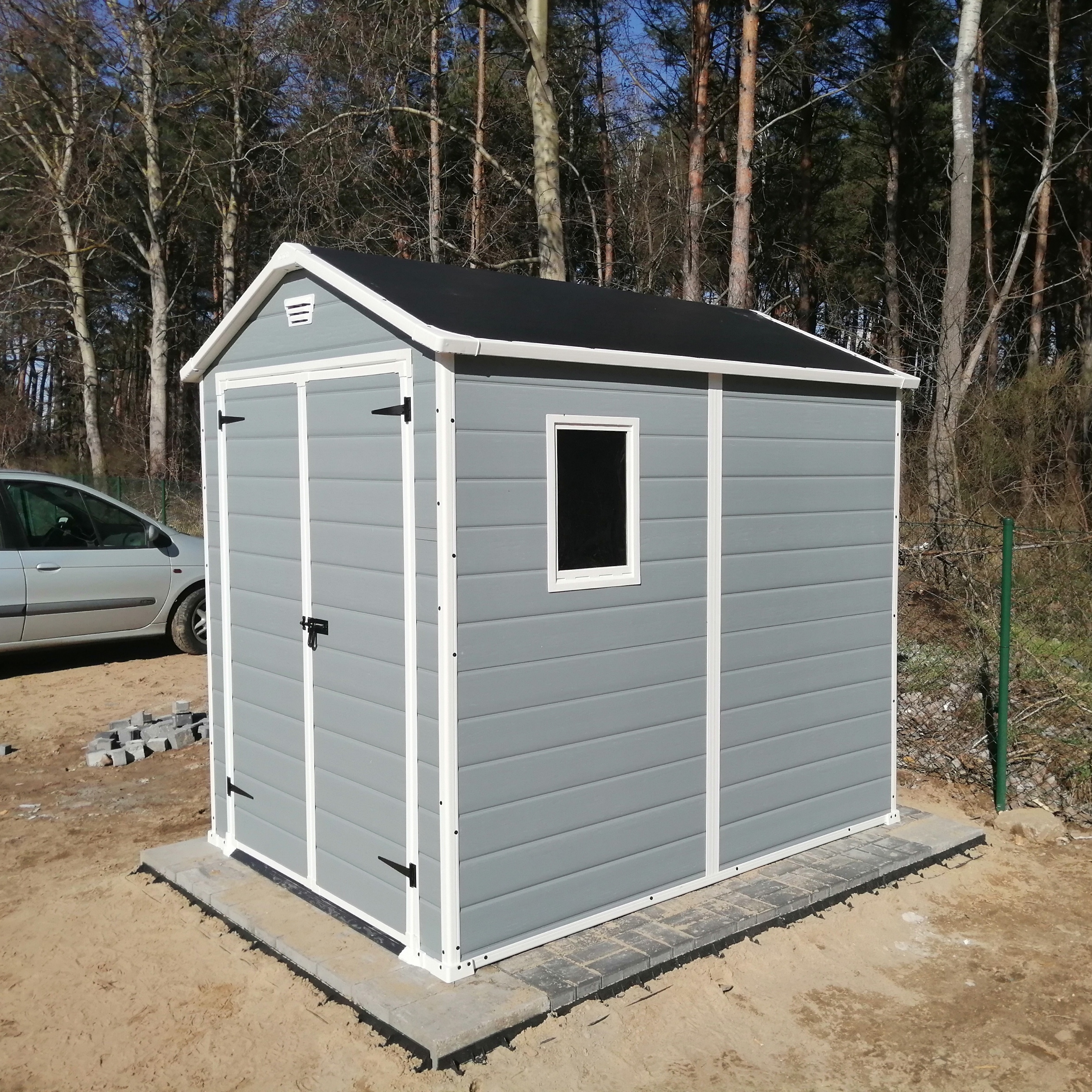 Plastový zahradní domek Keter Manor 6x5 DD fotografie realizace 3
