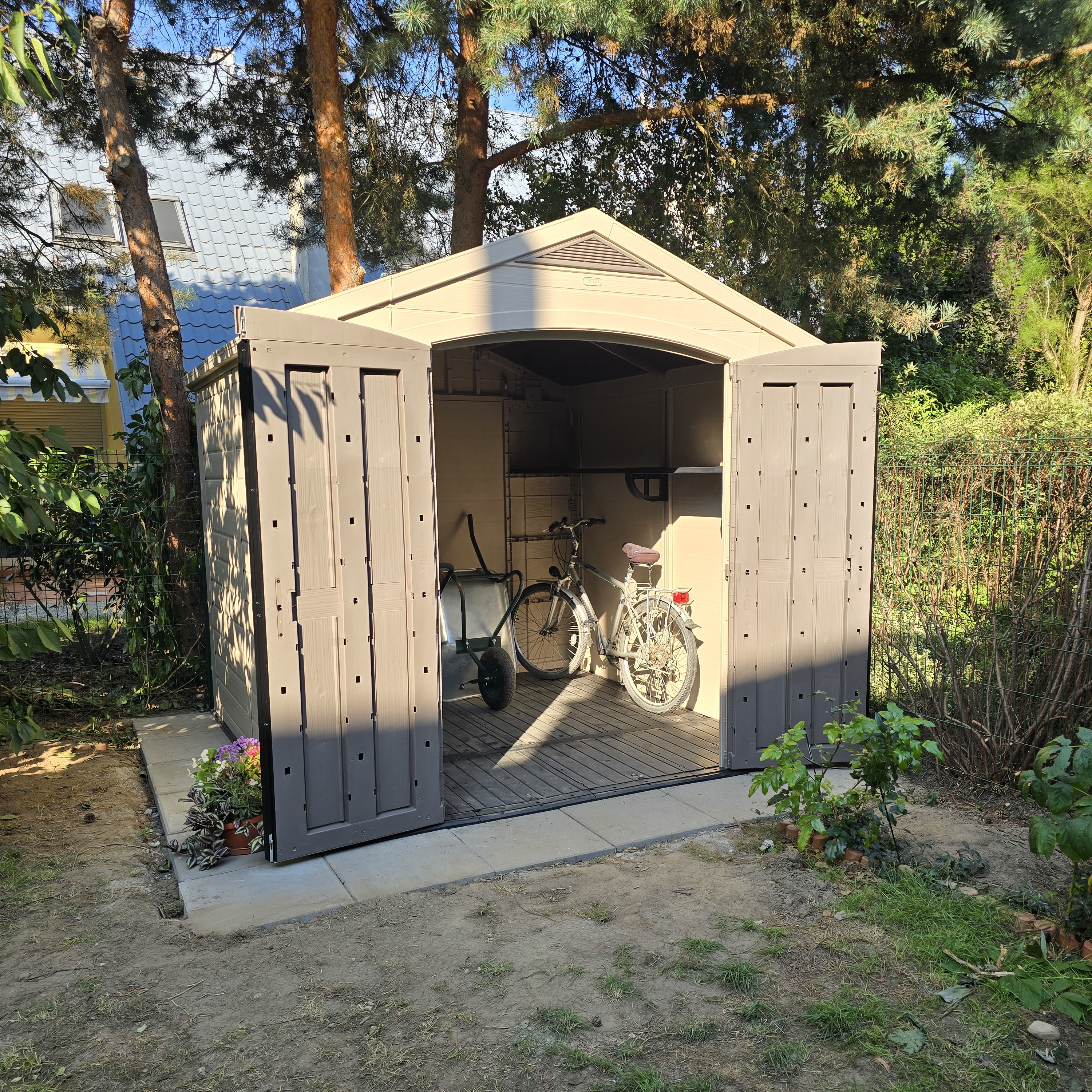 Zahradní domek Keter Factor 8x8 fotografie realizace 4