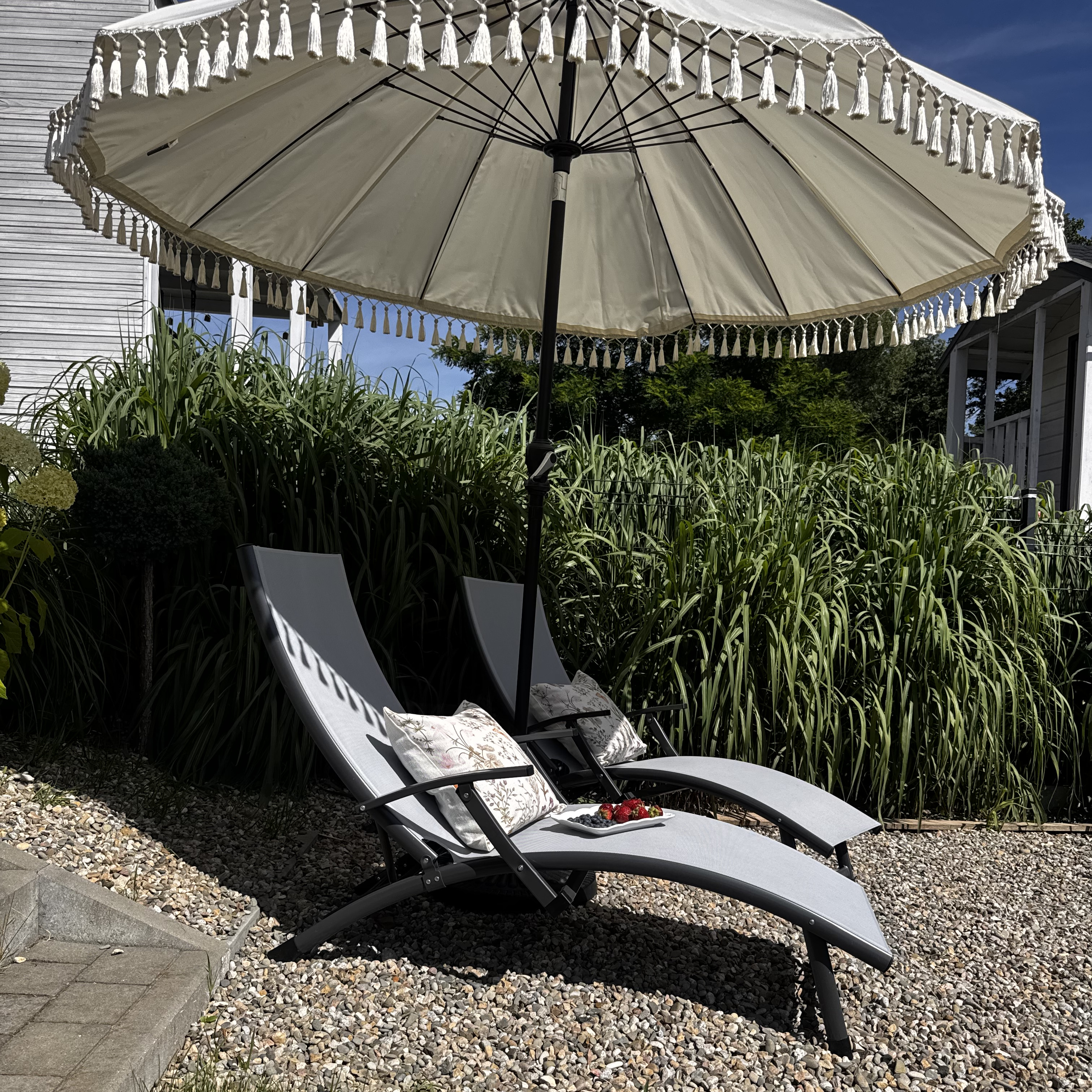 Hliníkové zahradní lehátko Bjørkka RELAX Grey fotografie realizace 6