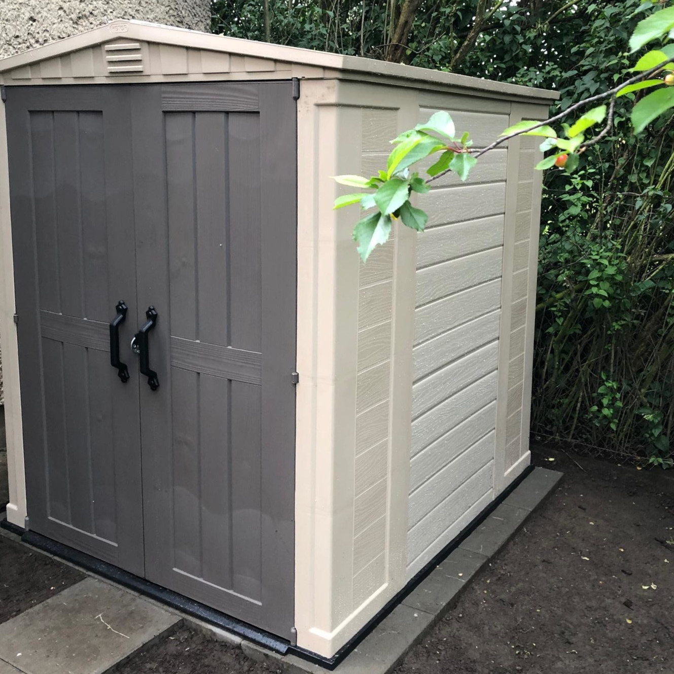 Plastový zahradní domek Keter Factor 6x6 fotografie realizace 1