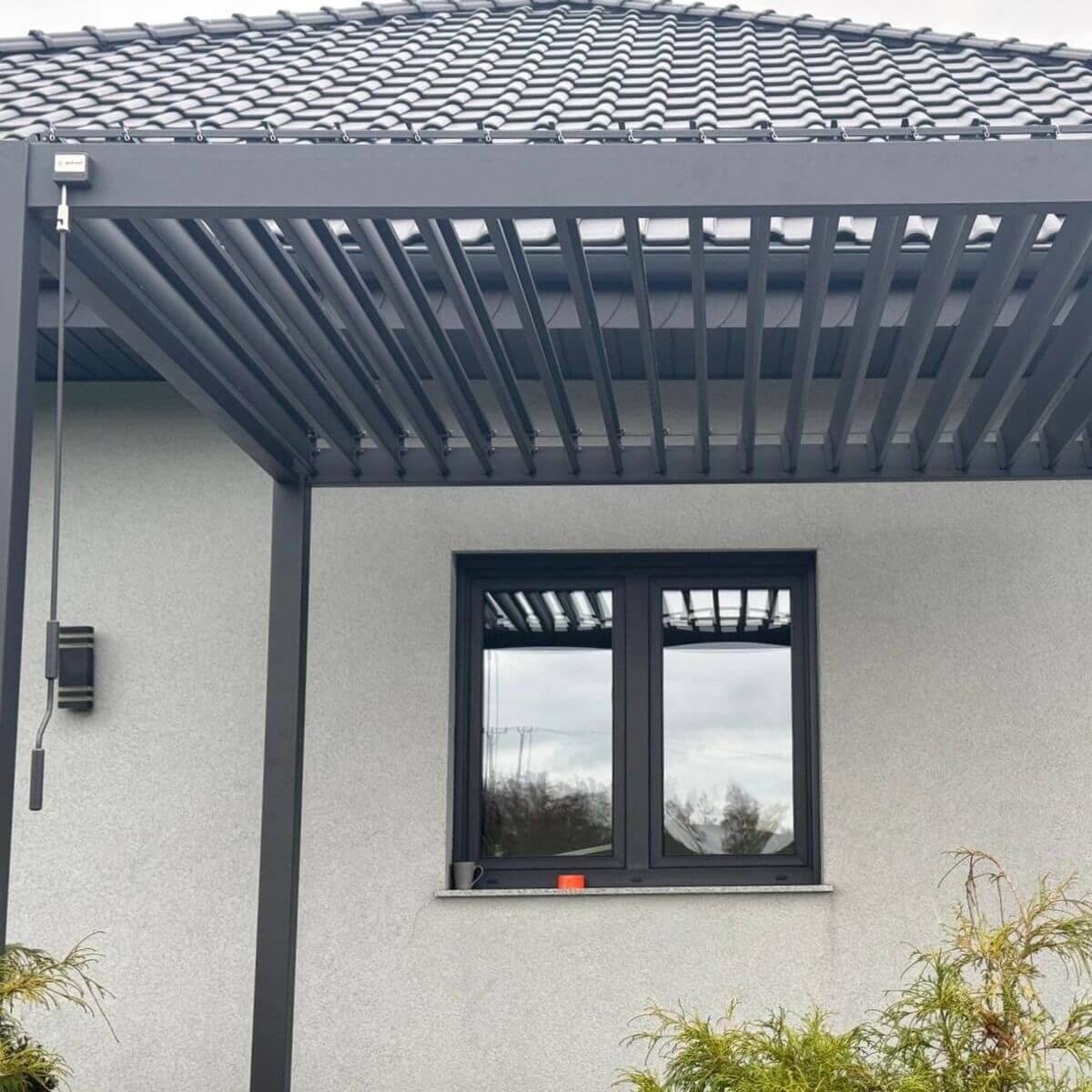 Hliníková pergola Gutroof Premium 3x3 m antracit fotografie realizace 4
