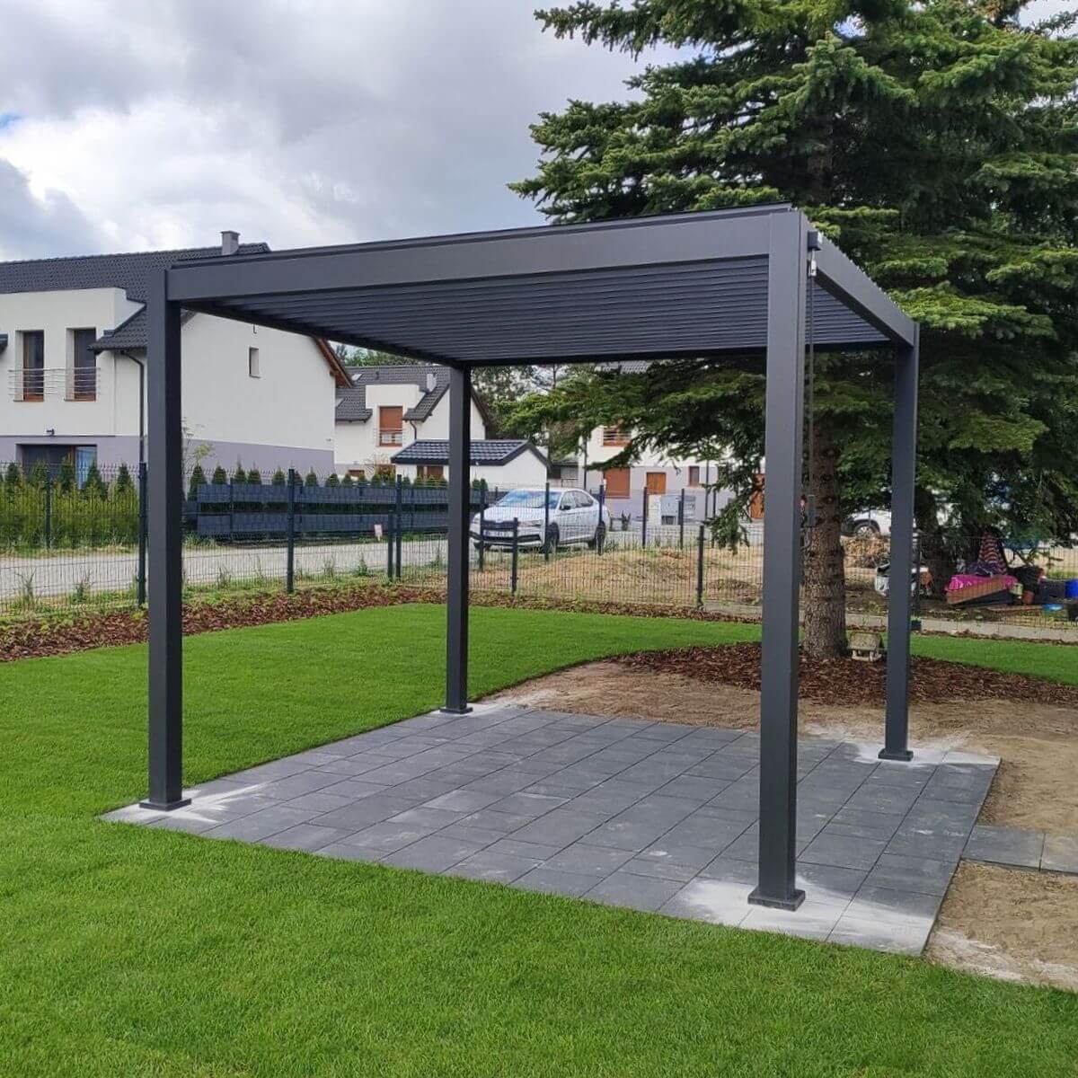 Hliníková pergola Gutroof Premium 3x3 m antracit fotografie realizace 8