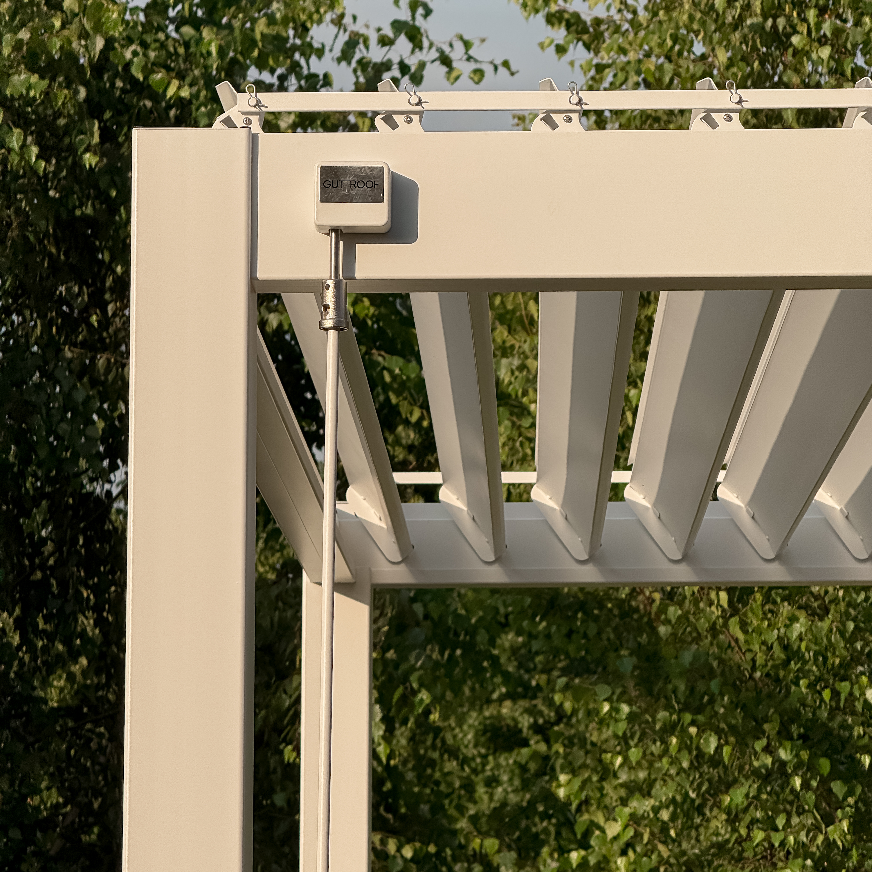 Hliníková pergola Gutroof Premium 3x3 m bílá fotografie realizace 1