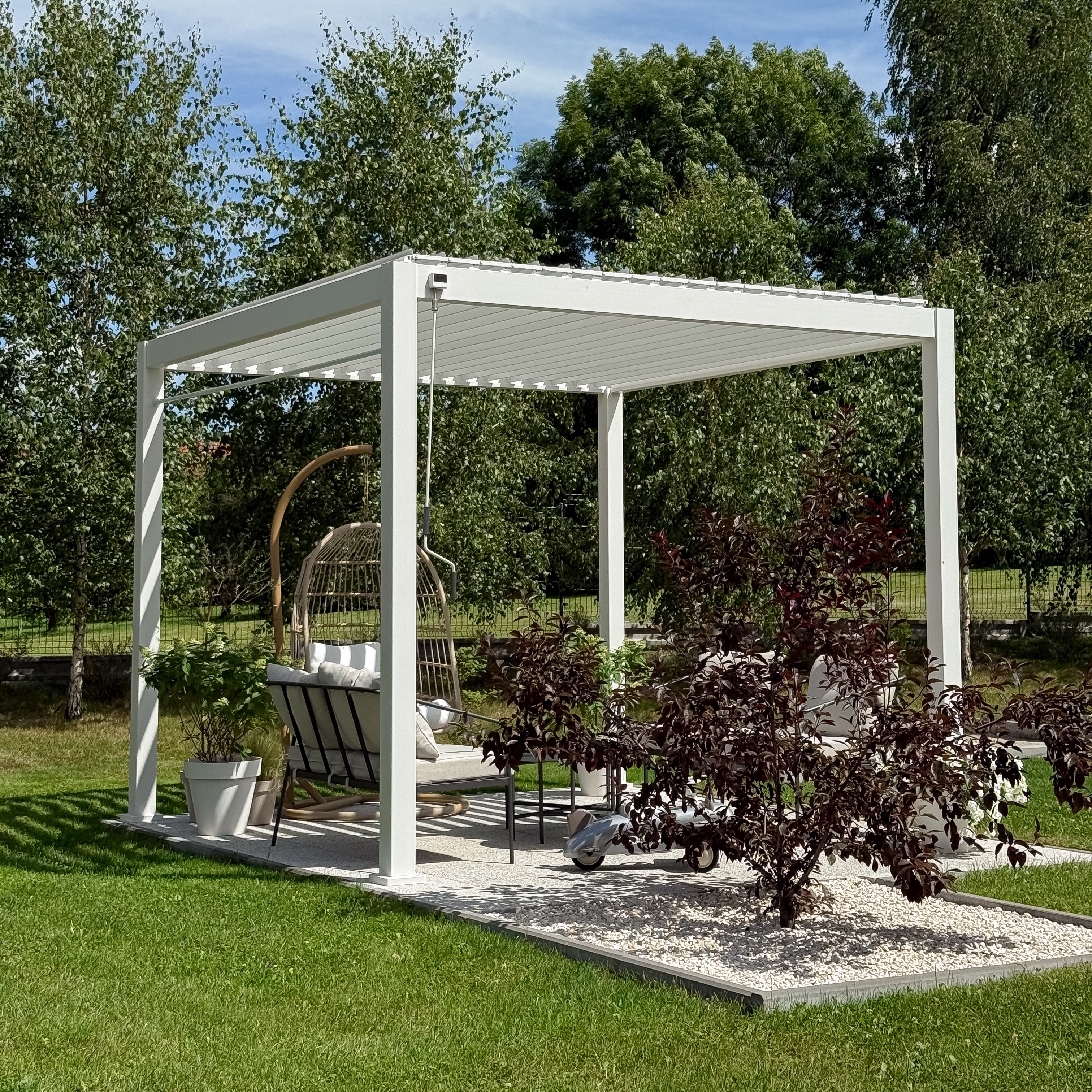 Hliníková pergola Gutroof Premium 3x3 m bílá fotografie realizace 2
