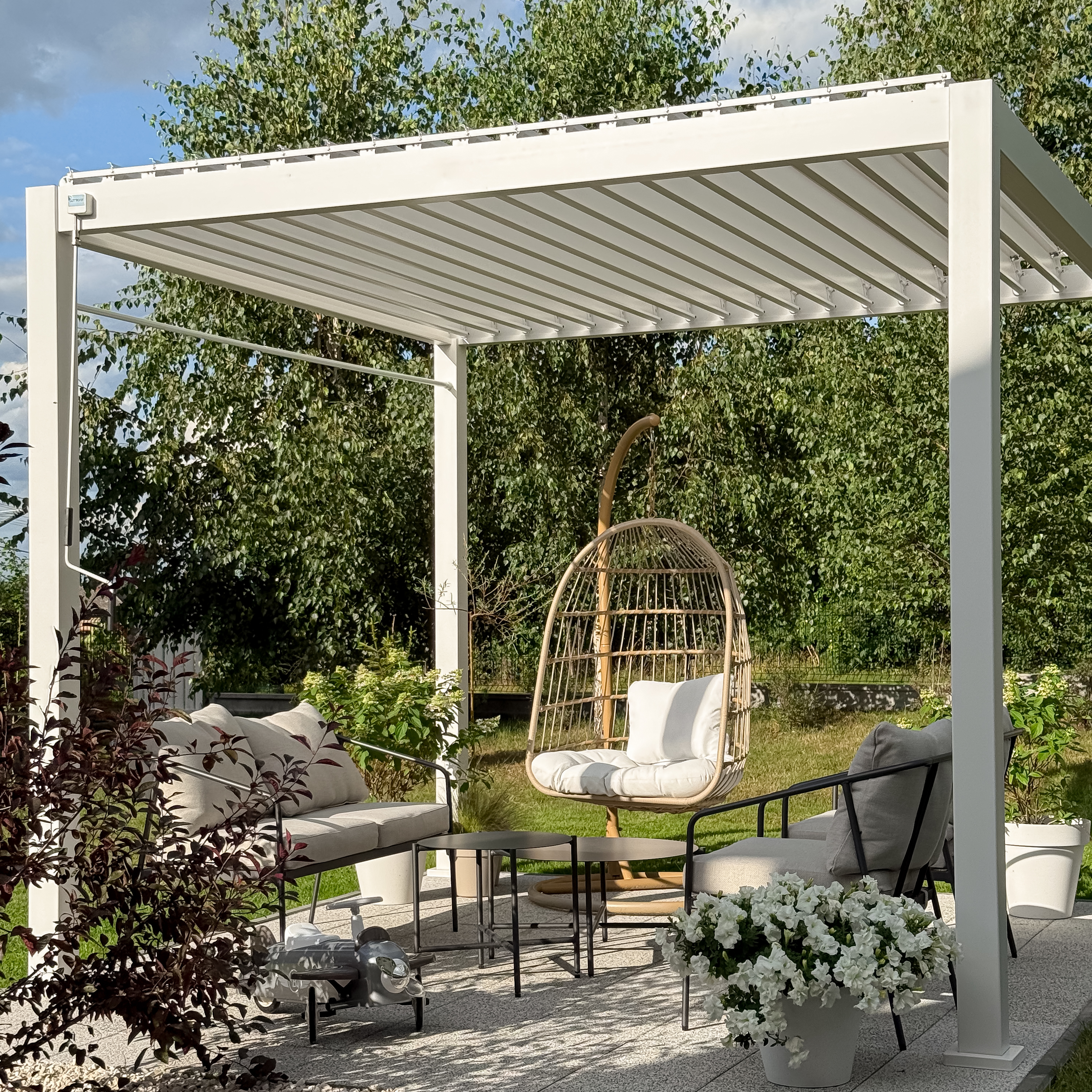 Hliníková pergola Gutroof Premium 3x3 m bílá fotografie realizace 3