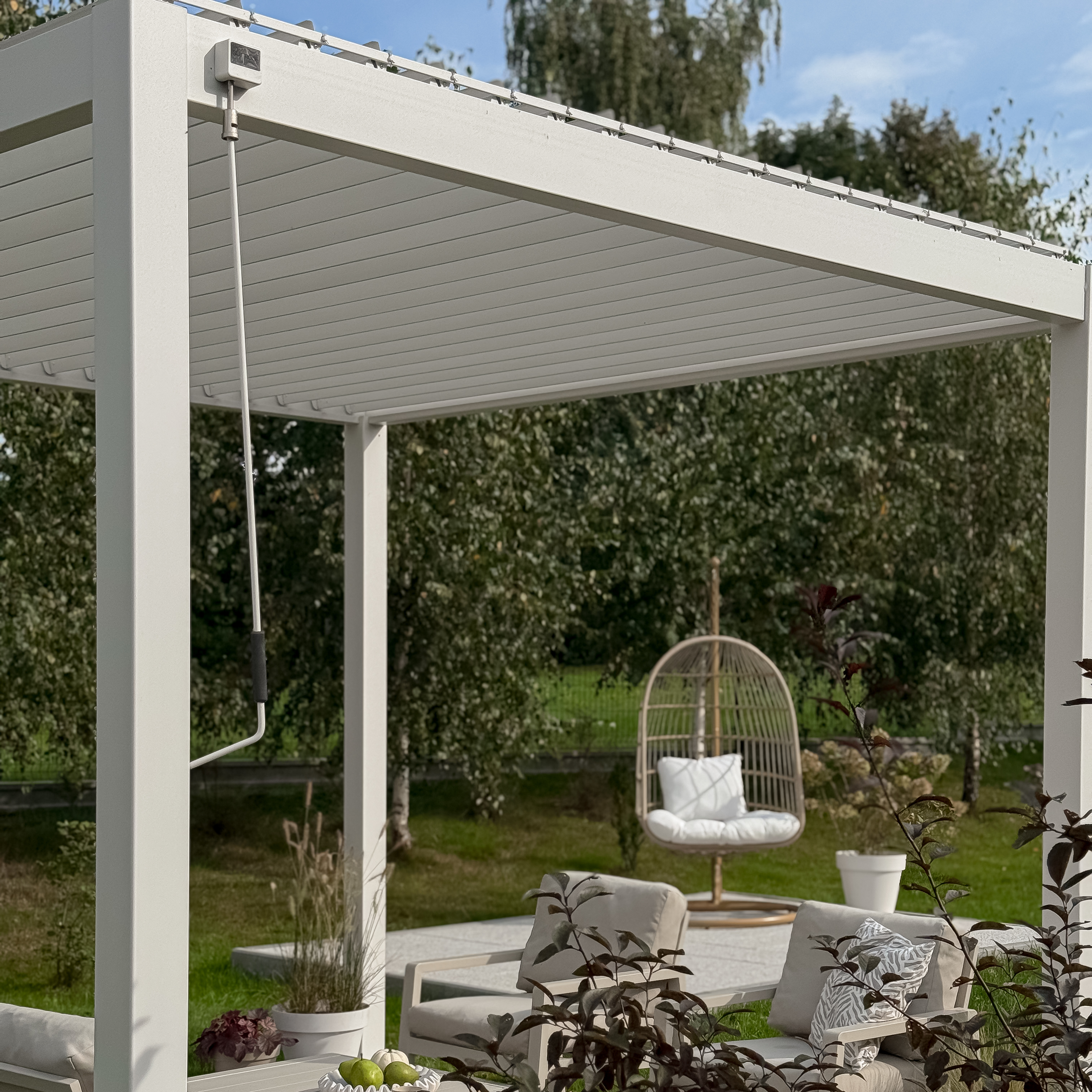 Hliníková pergola Gutroof Premium 3x3 m bílá fotografie realizace 5