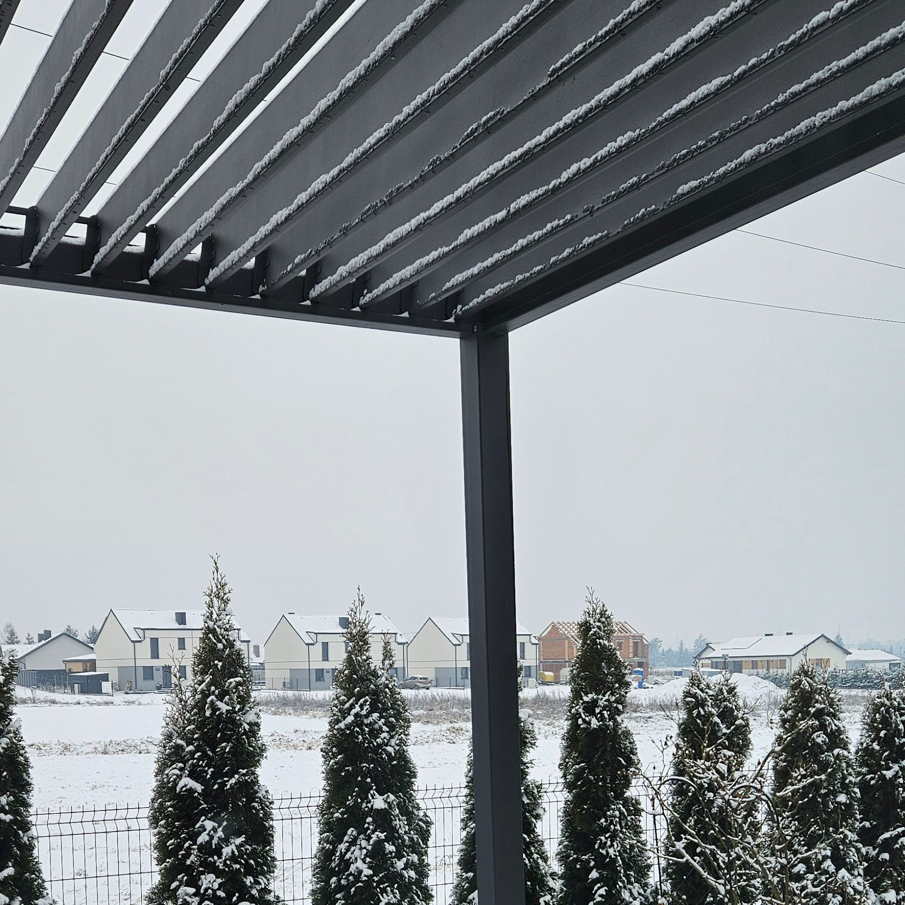 Hliníková pergola Gutroof Premium 3x4 m antracit fotografie realizace 11