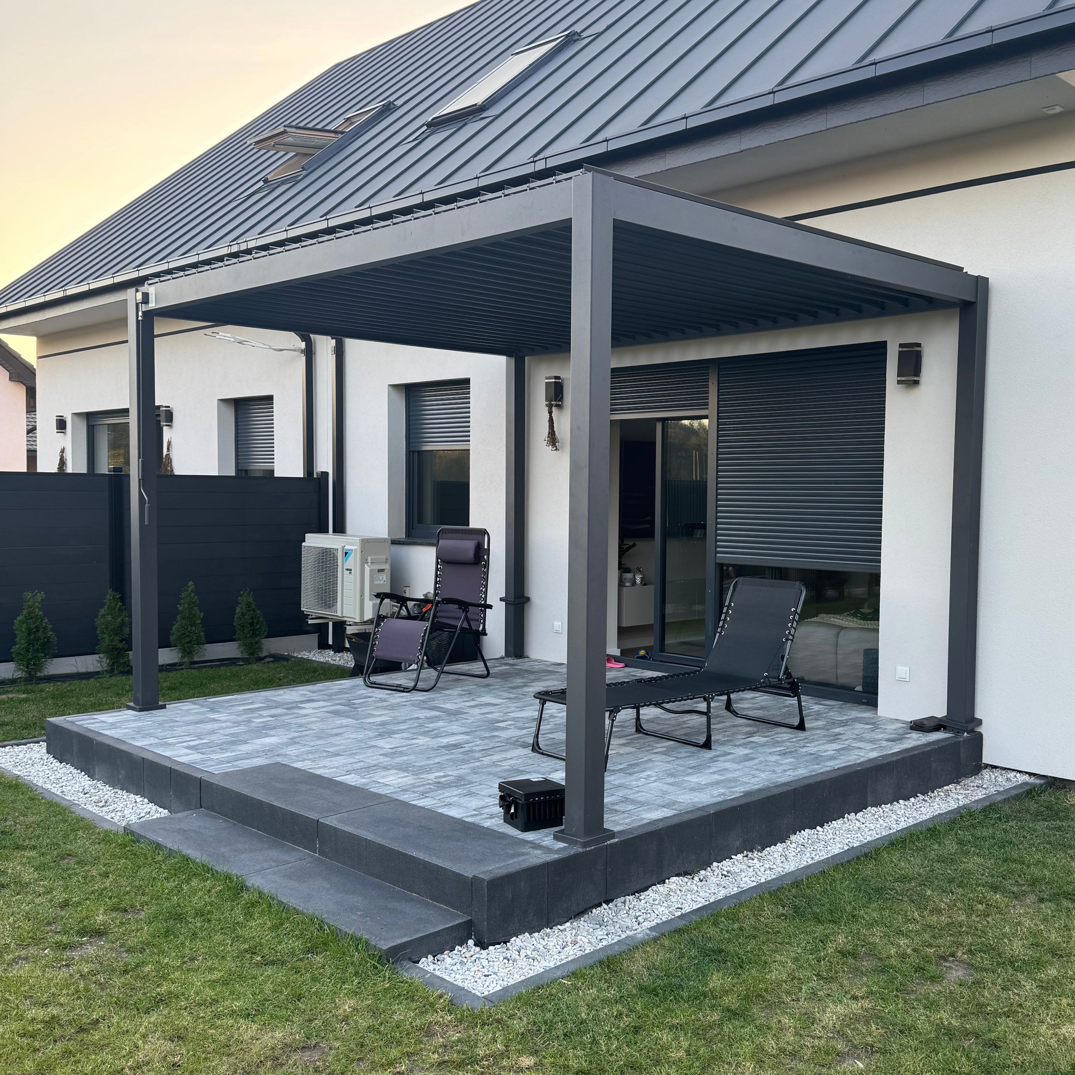 Hliníková pergola Gutroof Premium 3x4 m antracit fotografie realizace 17