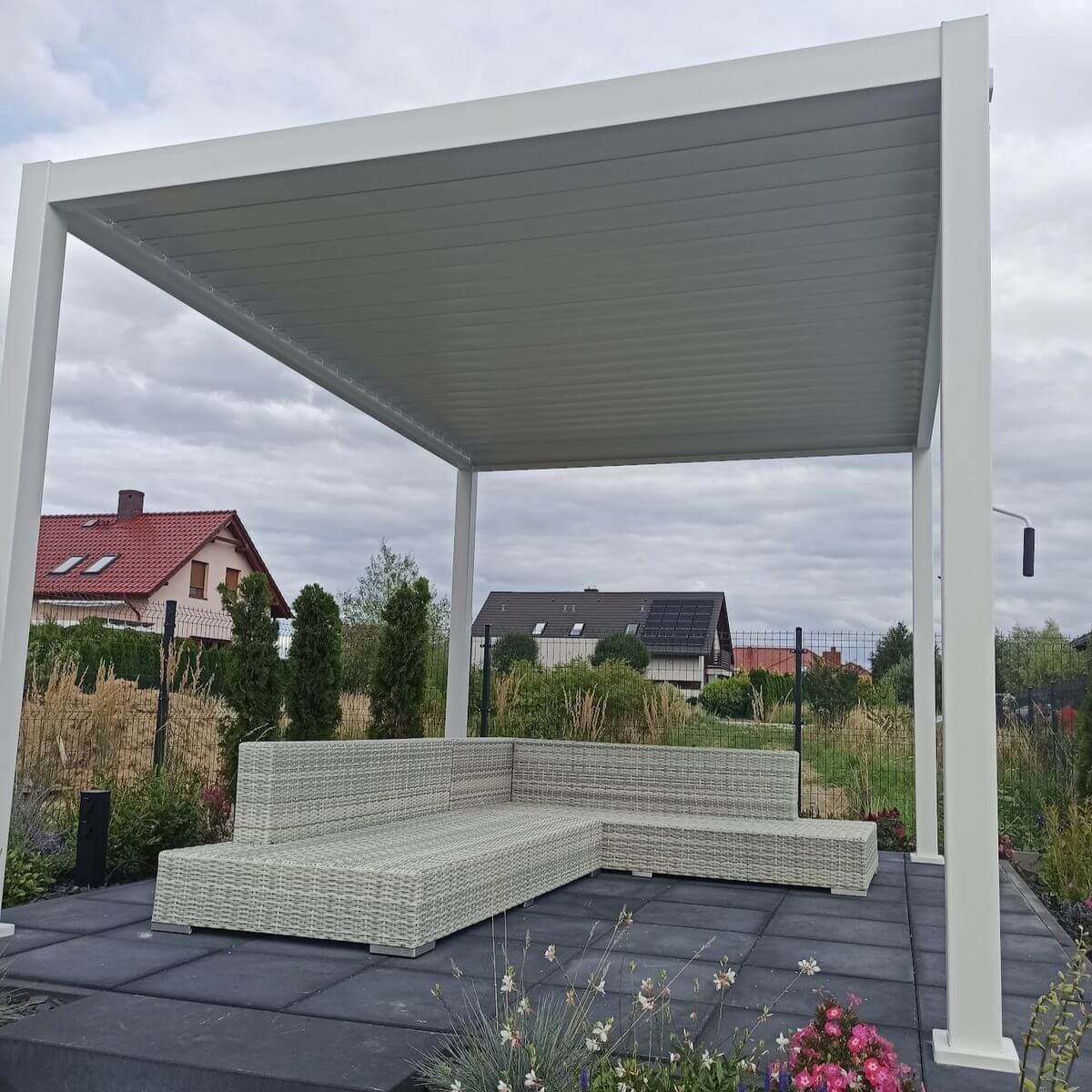 Hliníková pergola Gutroof Premium 3x4 m bílá fotografie realizace 4