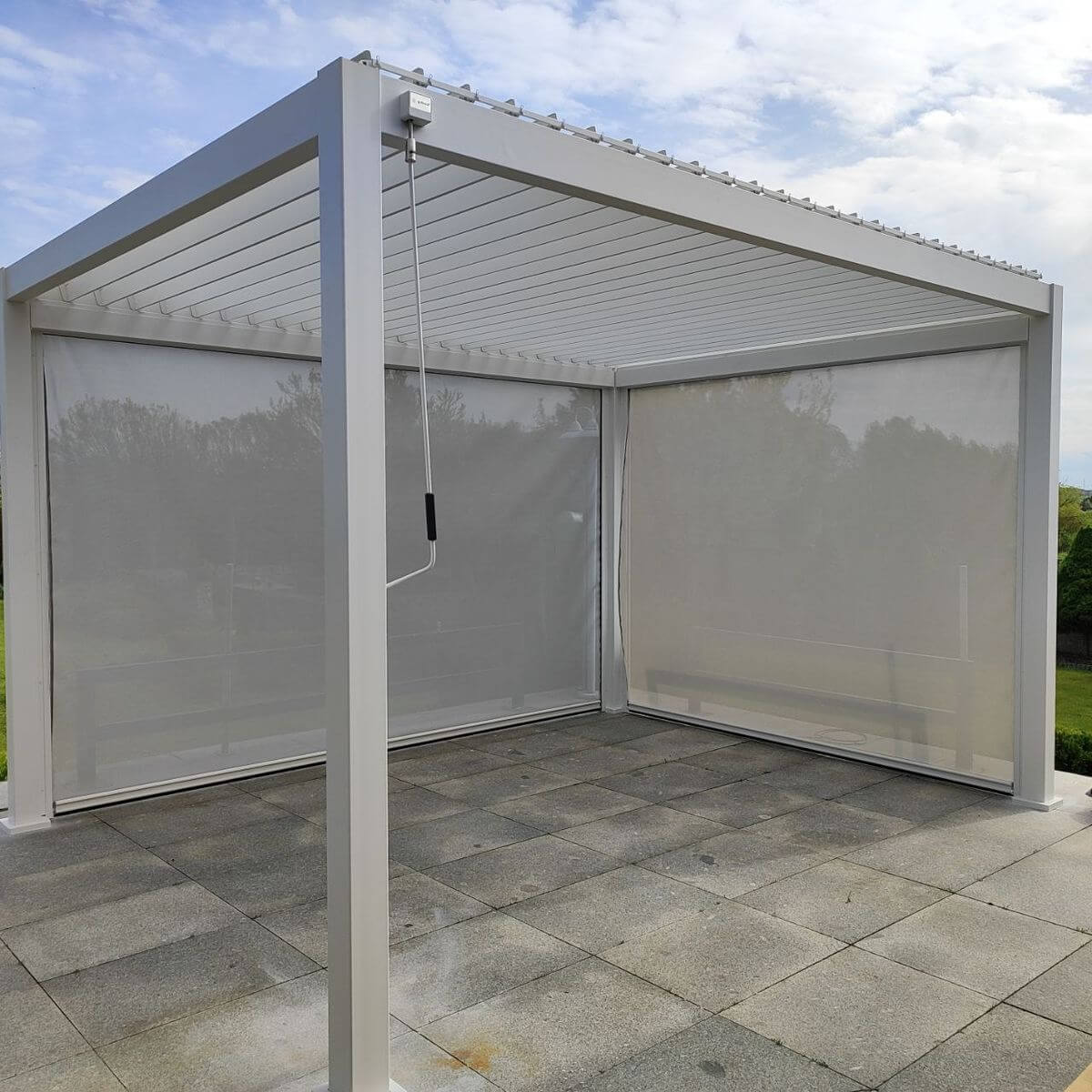 Hliníková pergola Gutroof Premium 3x4 m bílá fotografie realizace 9
