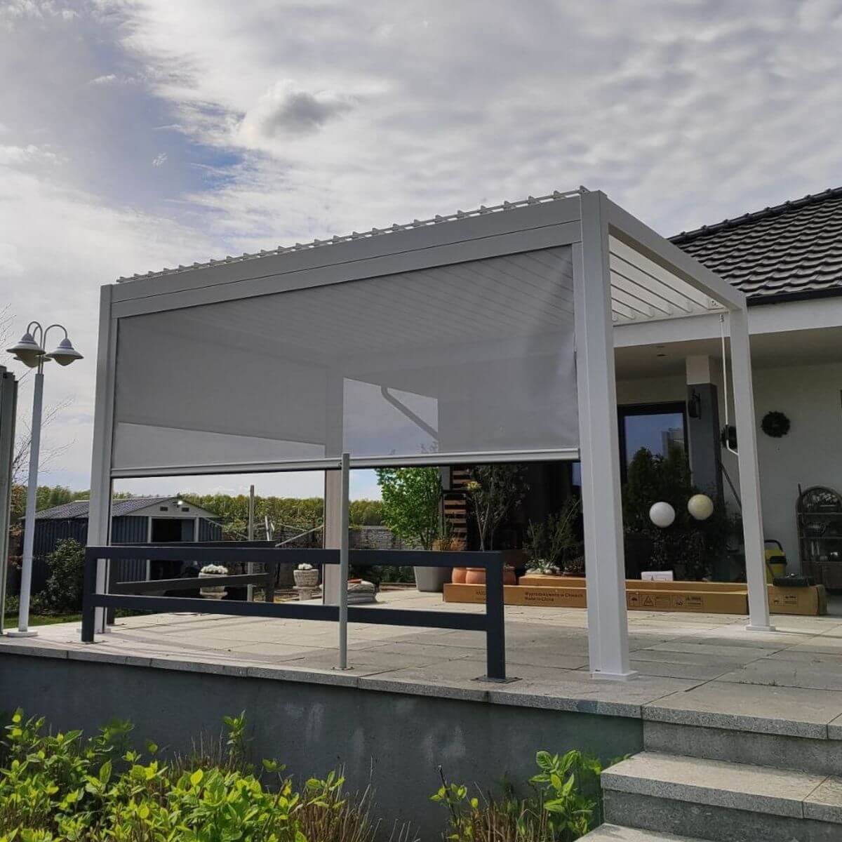 Hliníková pergola Gutroof Premium 3x4 m bílá fotografie realizace 1