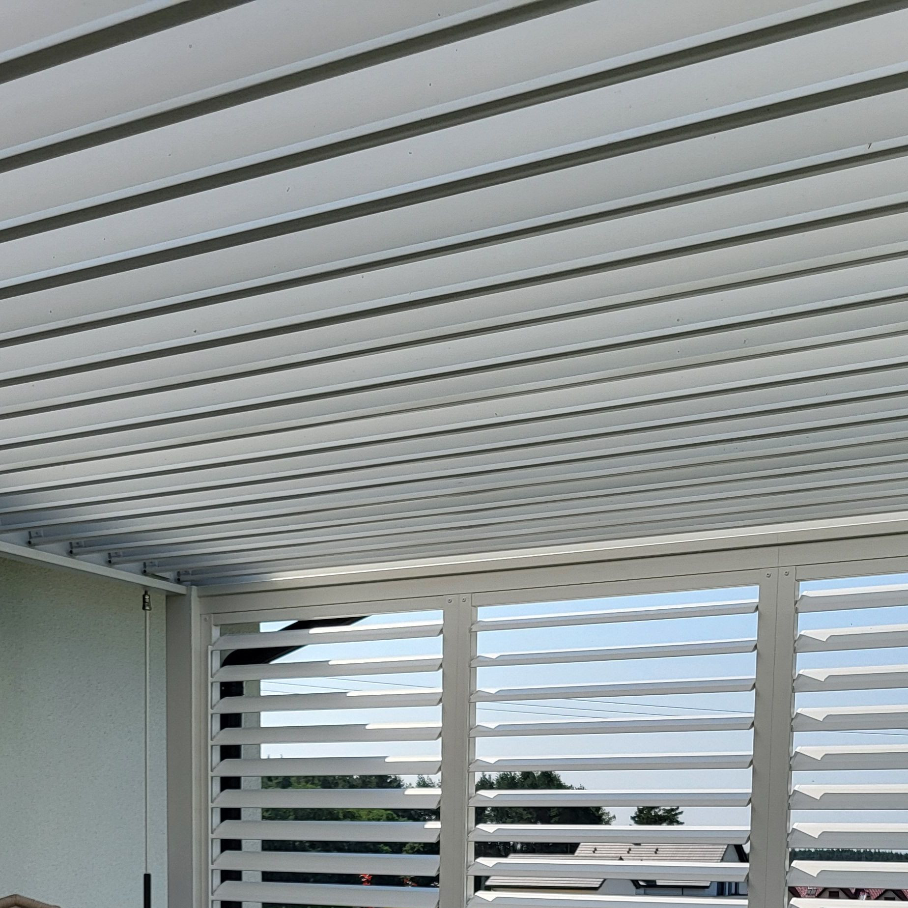 Hliníková pergola Gutroof Premium 3x4 m bílá fotografie realizace 11