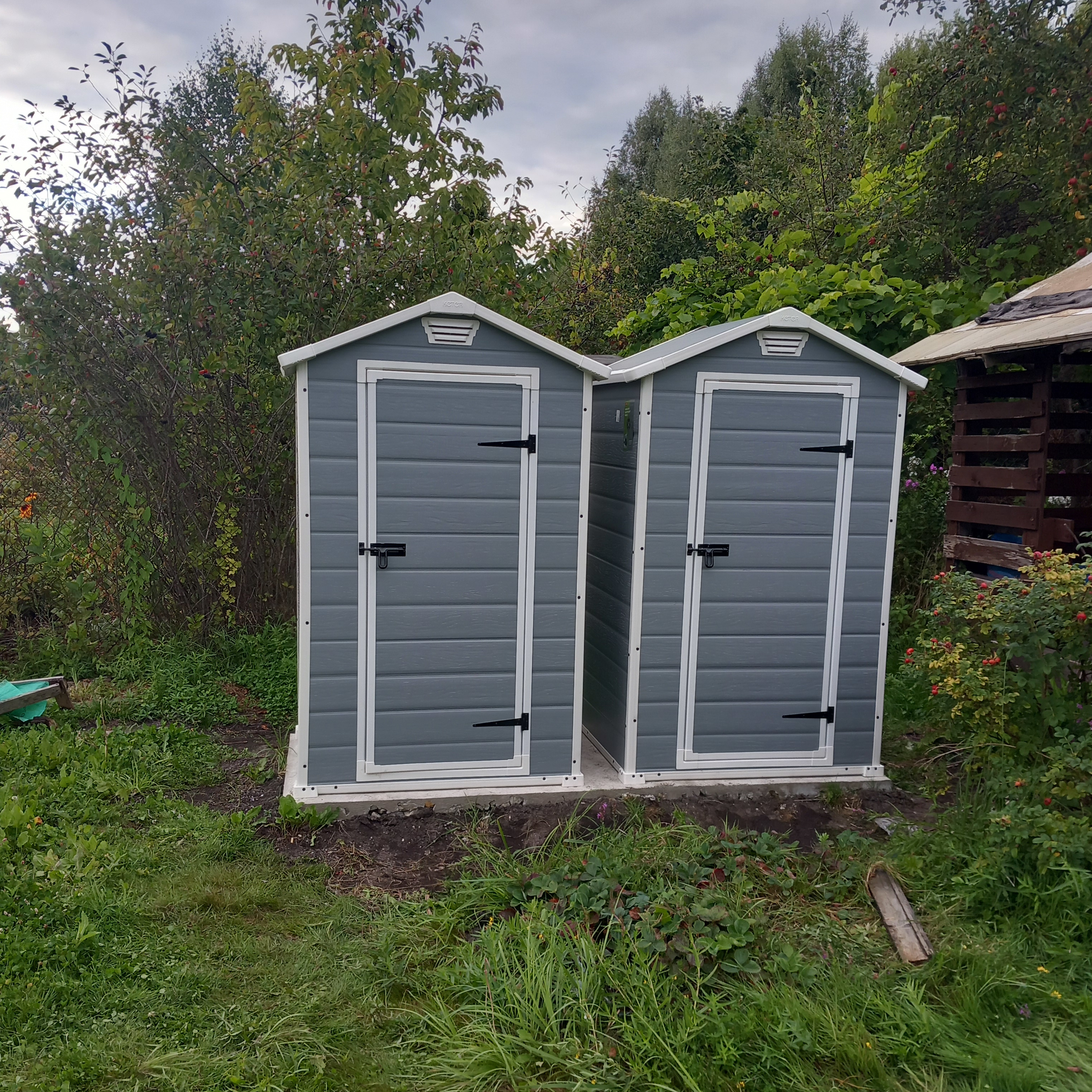 Plastový zahradní domek Keter Manor 4x3 S fotografie realizace 2