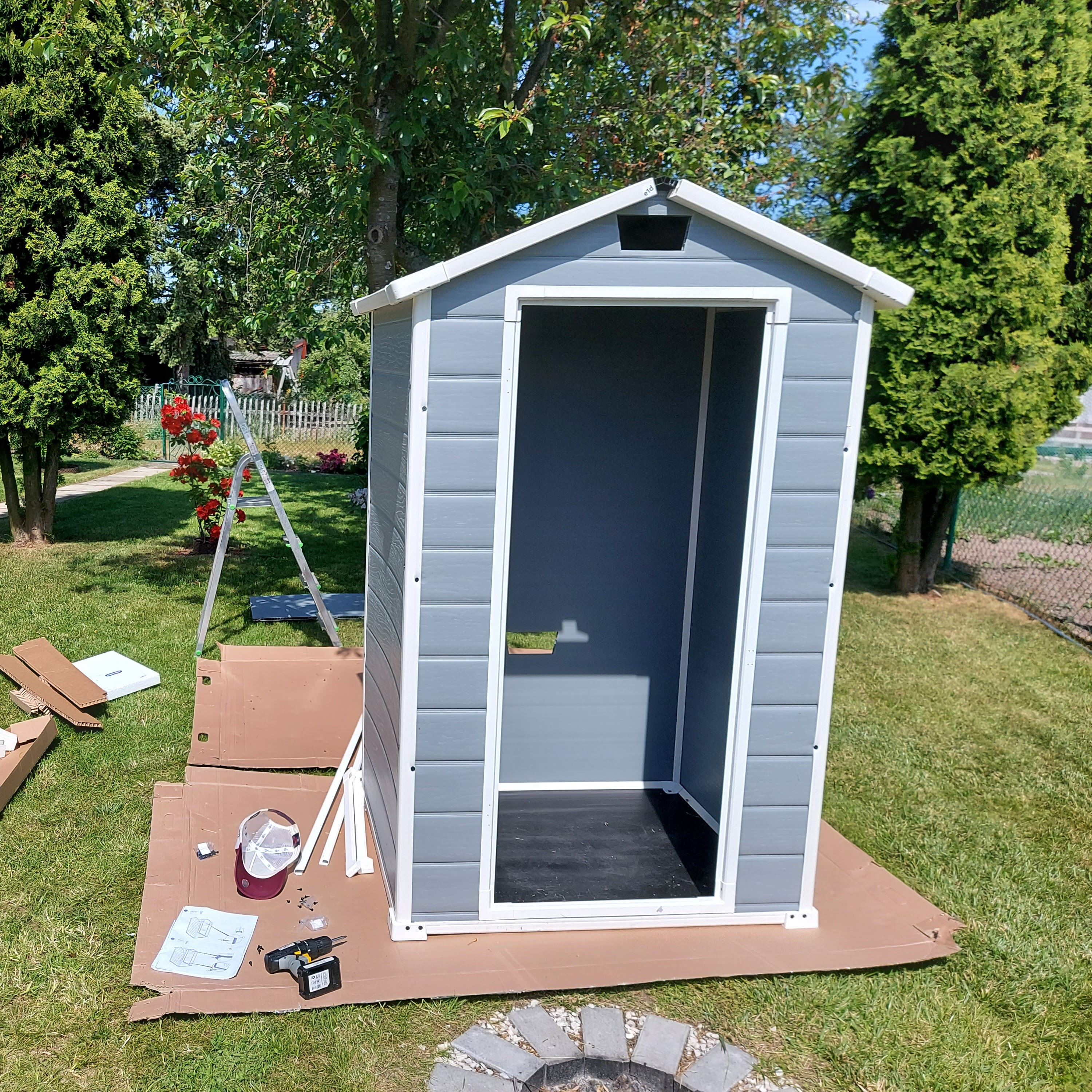 Plastový zahradní domek Keter Manor 4x3 S fotografie realizace 8