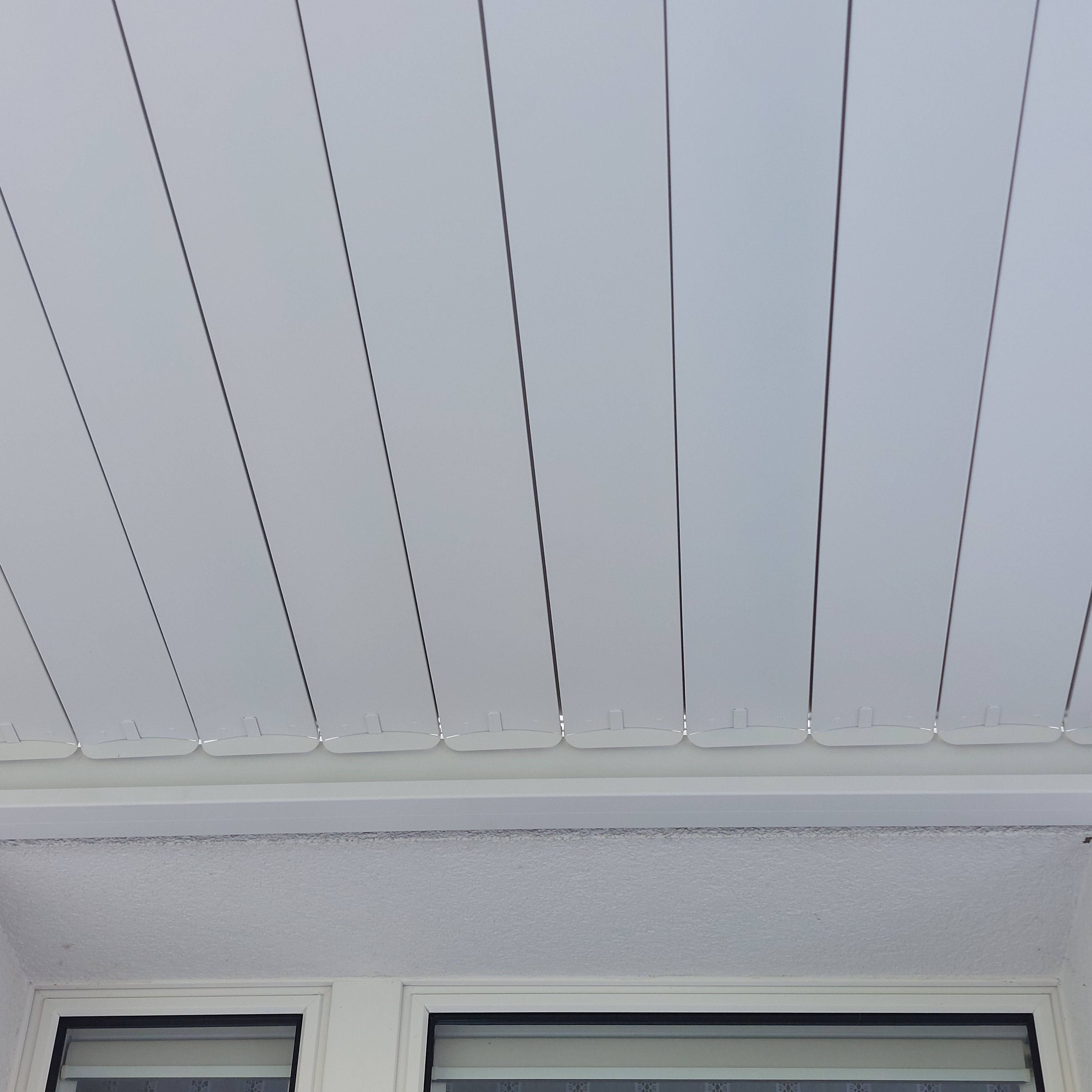 Hliníková pergola ke stěně Gutroof Premium 3x3 m bílá fotografie realizace 5