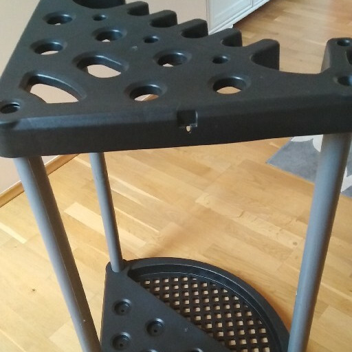 Rohový stojan na nářadí Keter Corner Tool Rack fotografie realizace 2