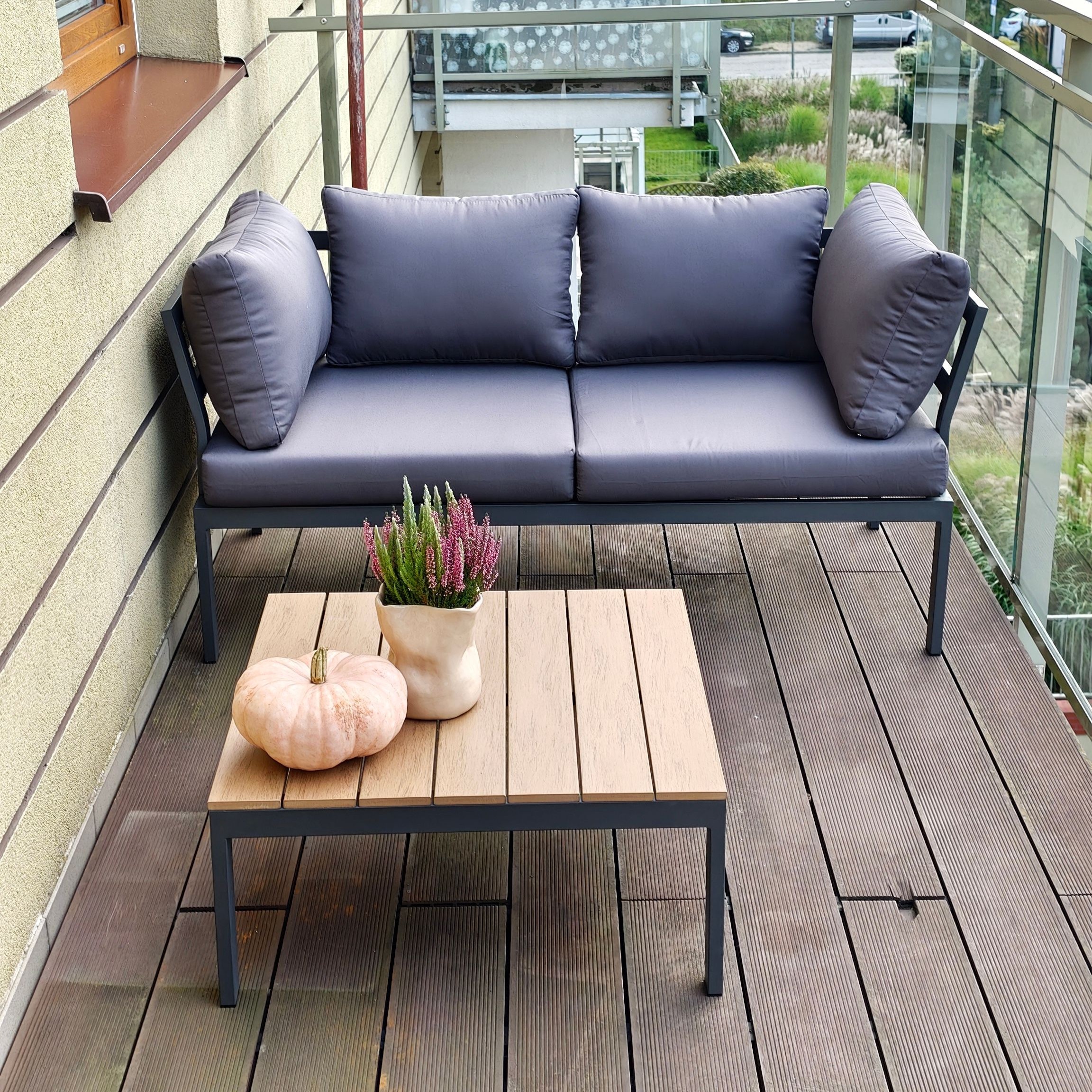 Kovová zahradní sestava Bjørkka Java Dark Grey fotografie realizace 6