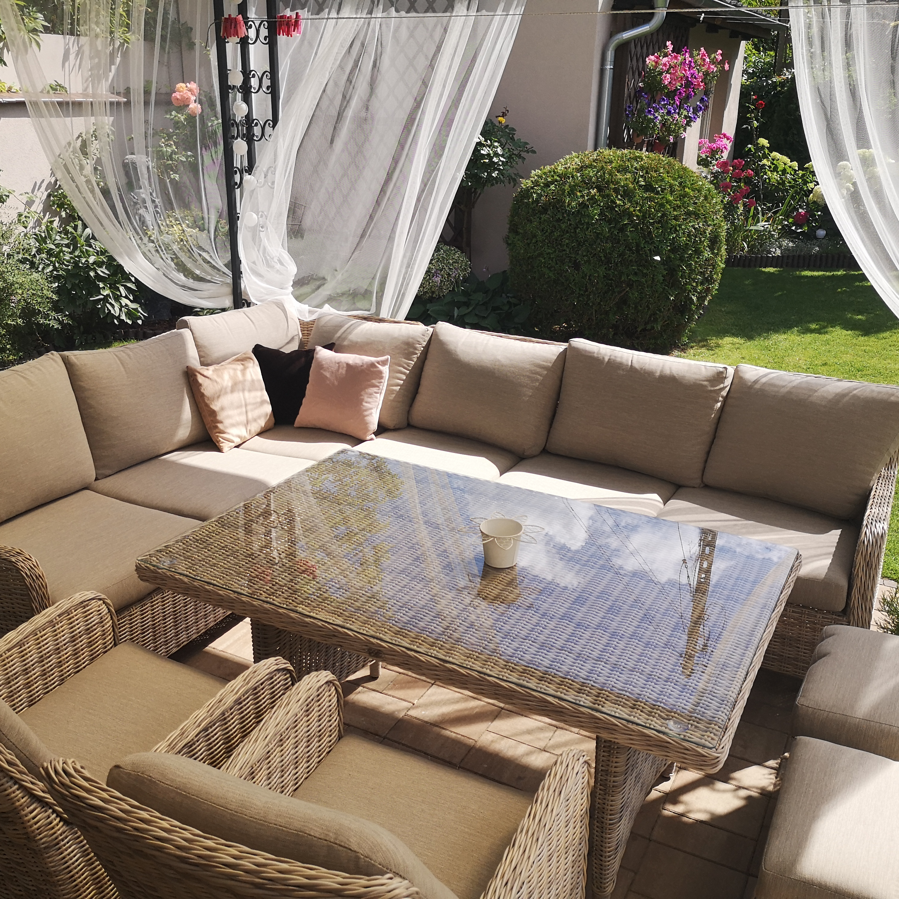 Ratanový zahradní set Bjørkka Maryland Beige fotografie realizace 10