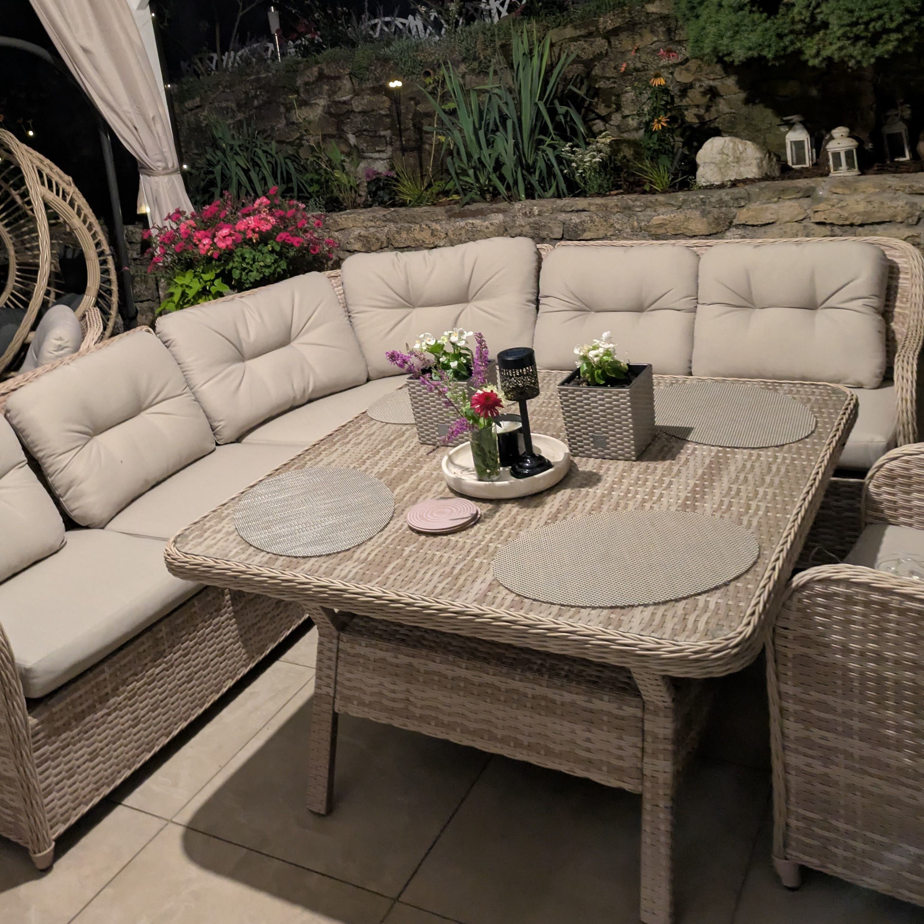 Rohová sedací souprava z technoratanu + křesla pro 7 osob SAVONA Beige fotografie realizace 9