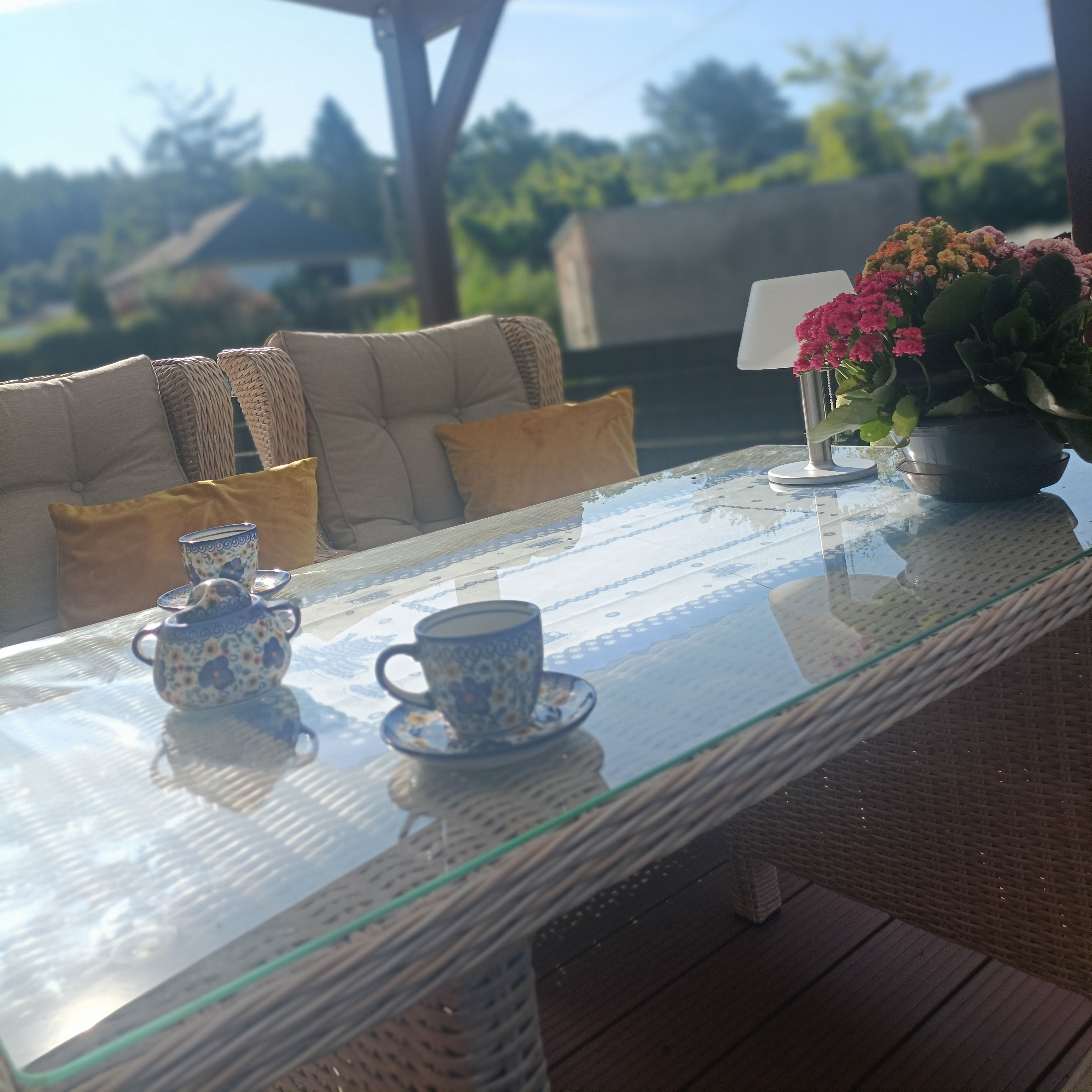 Zahradní sestava Bjørkka Trivento Dining 3 Beige fotografie realizace 4