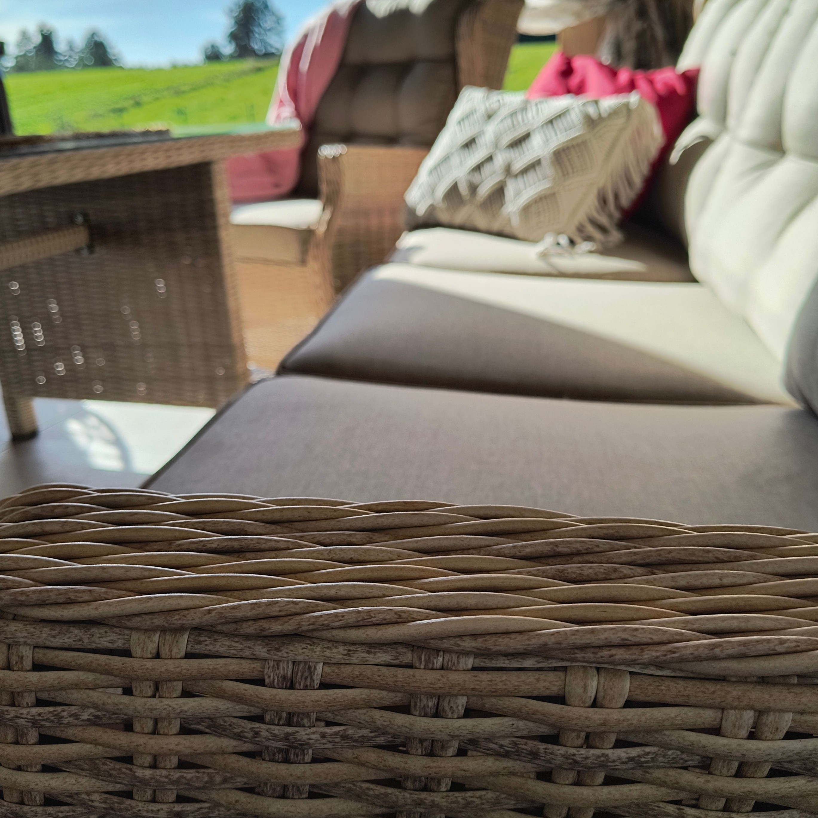 Zahradní sestava Bjørkka Trivento Dining 3 Beige fotografie realizace 7