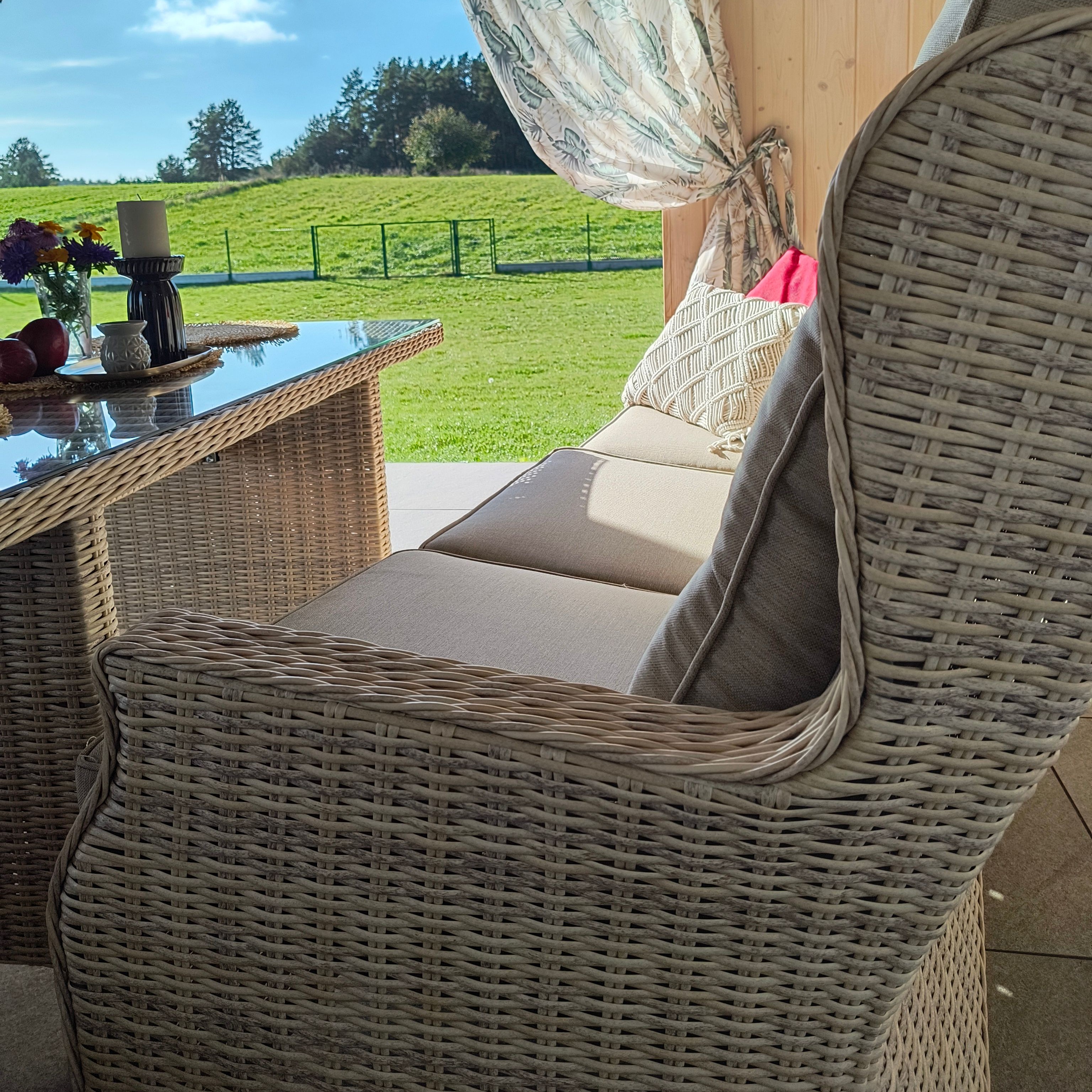 Zahradní sestava Bjørkka Trivento Dining 3 Beige fotografie realizace 8