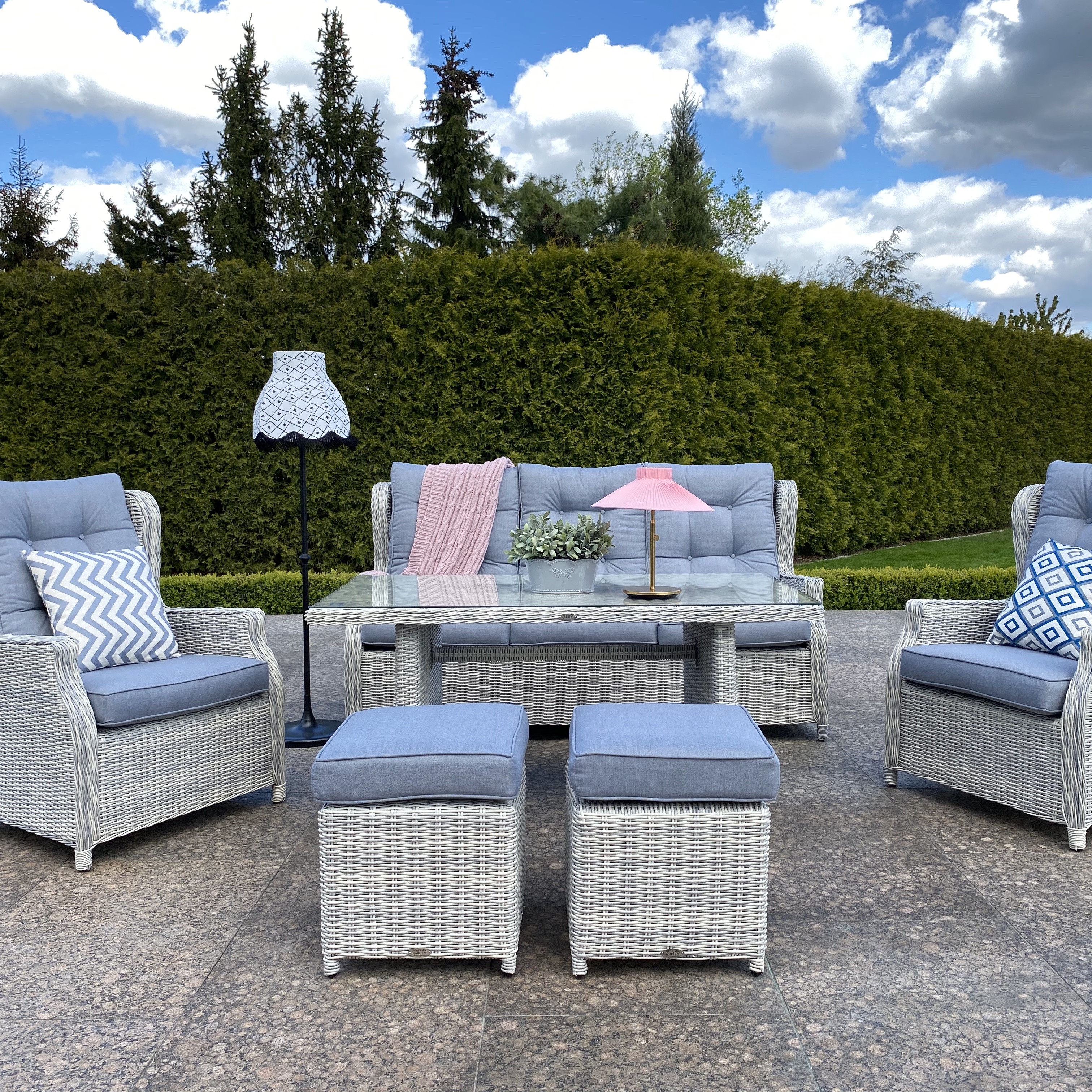 Zahradní set z umělého ratanu TRIVENTO 3 DINING White Grey fotografie realizace 3