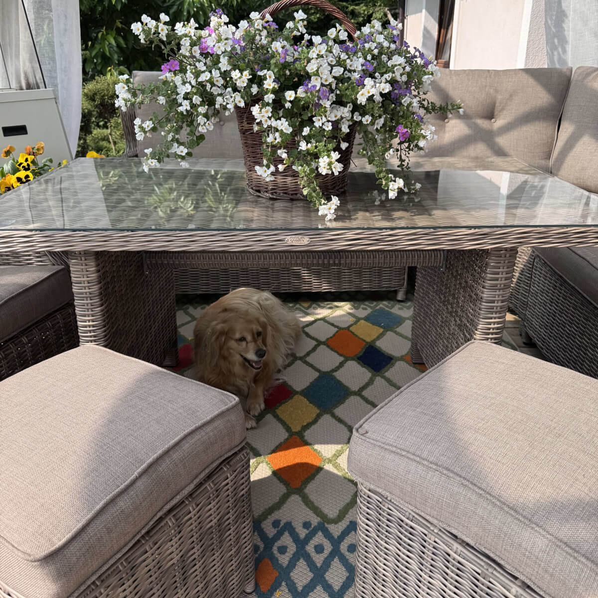 Zahradní rohová sestava Bjørkka TRIVENTO DINING hnědá fotografie realizace 6