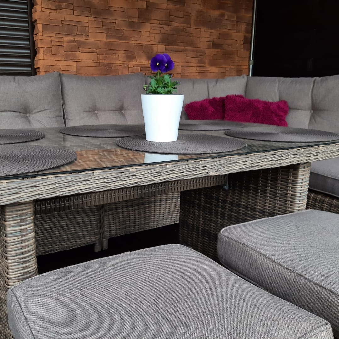 Zahradní rohová sestava Bjørkka Trivento Dining bílá fotografie realizace 3