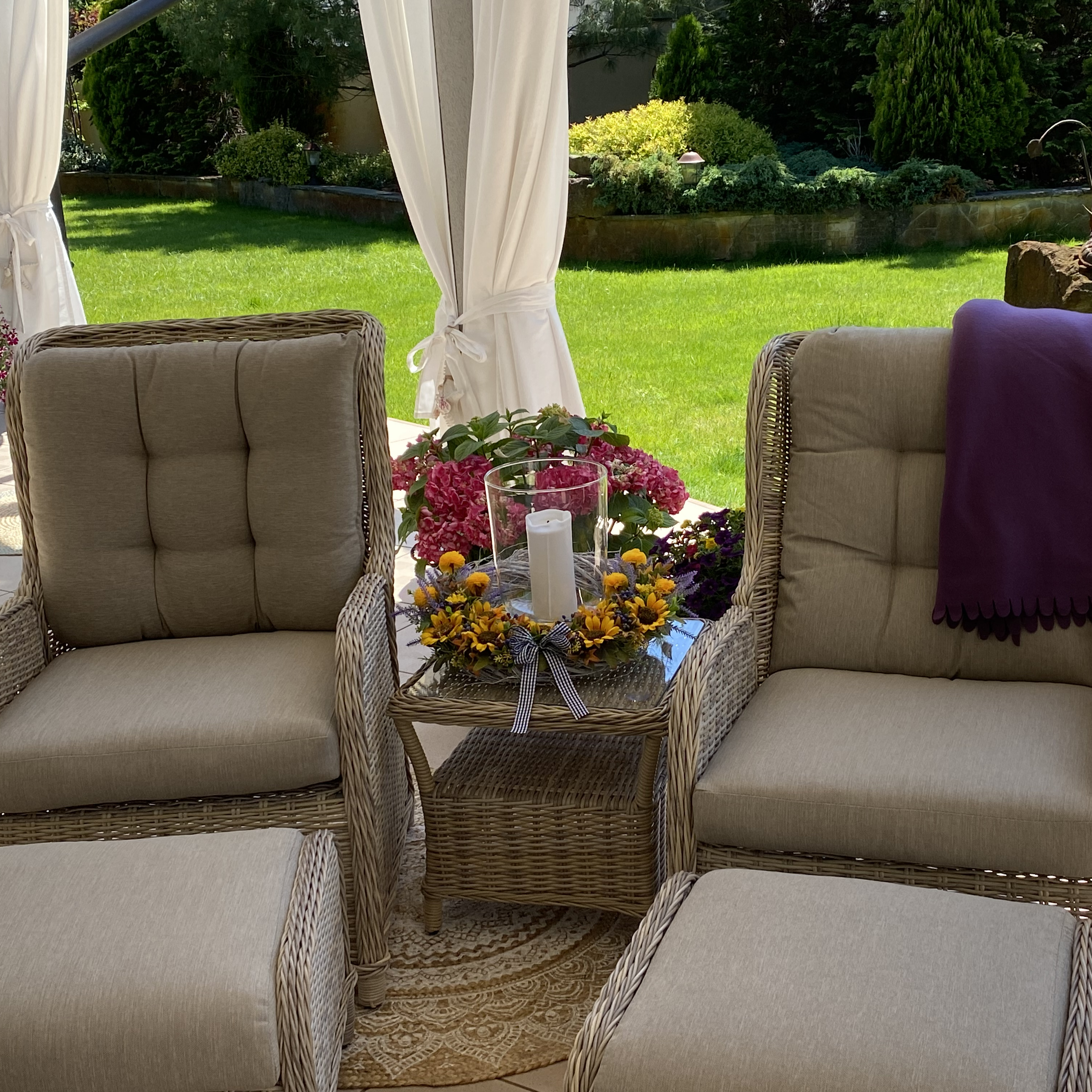 Bjørkka Sienna Duo Premium Beige: 2 křesla a stolík fotografie realizace 1