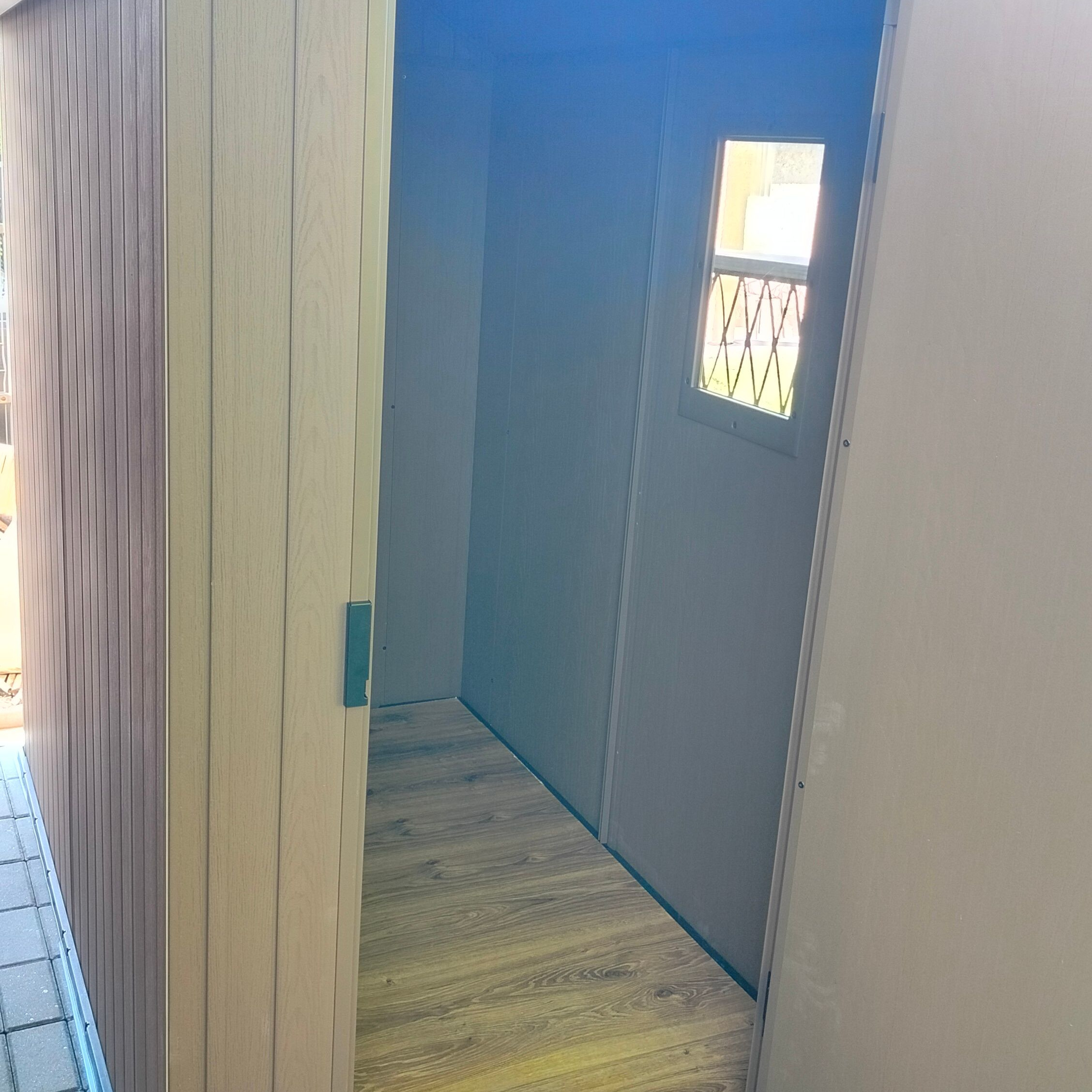Plastový zahradní domek Keter DARWIN 4x6 hnědý fotografie realizace 5