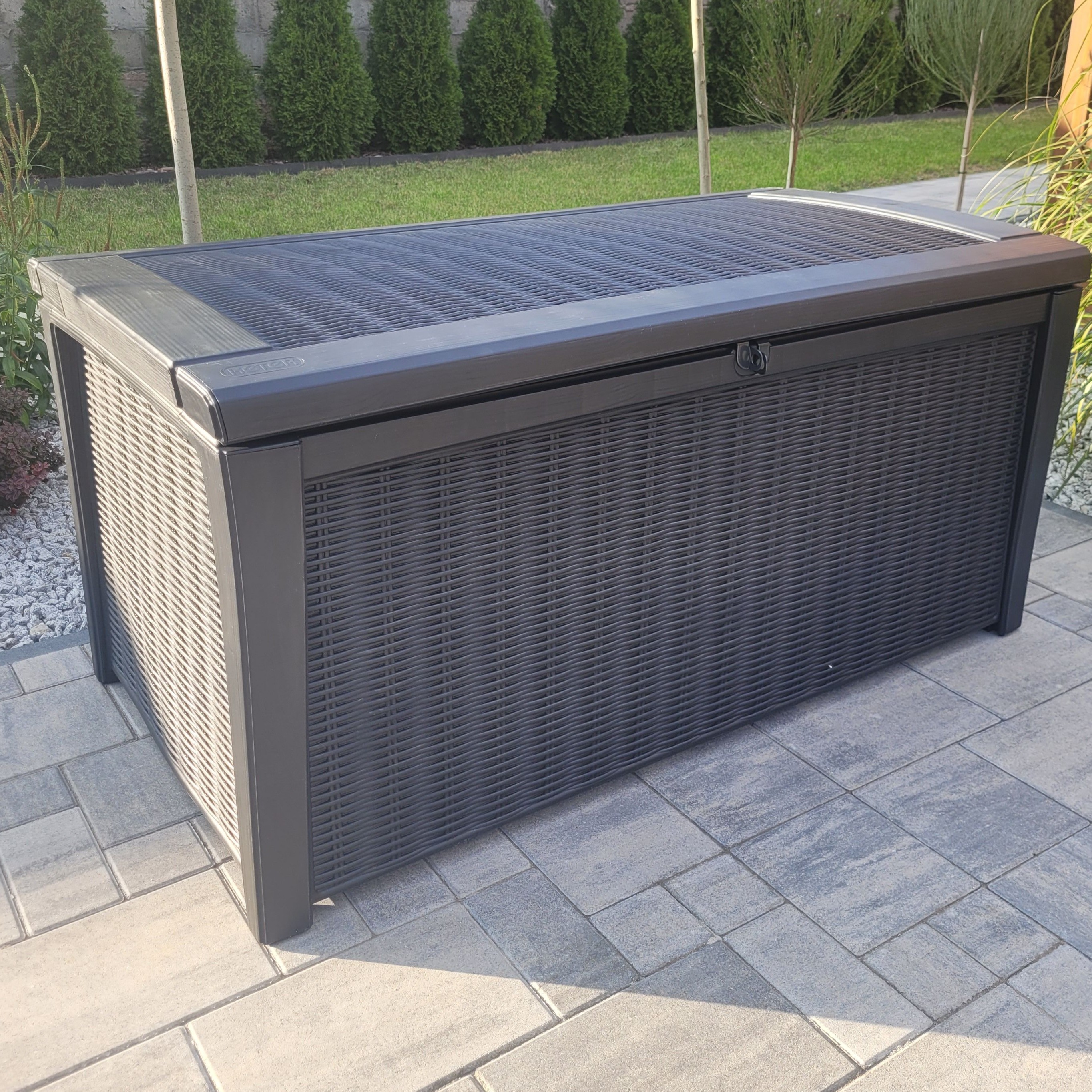 Zahradní úložný box Keter Borneo 416 l, grafit fotografie realizace 8