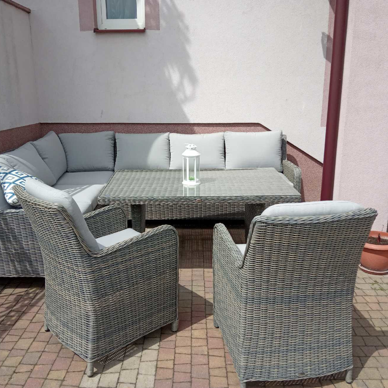 Zahradní rohová sestava Bjørkka Maryland Stone fotografie realizace 2