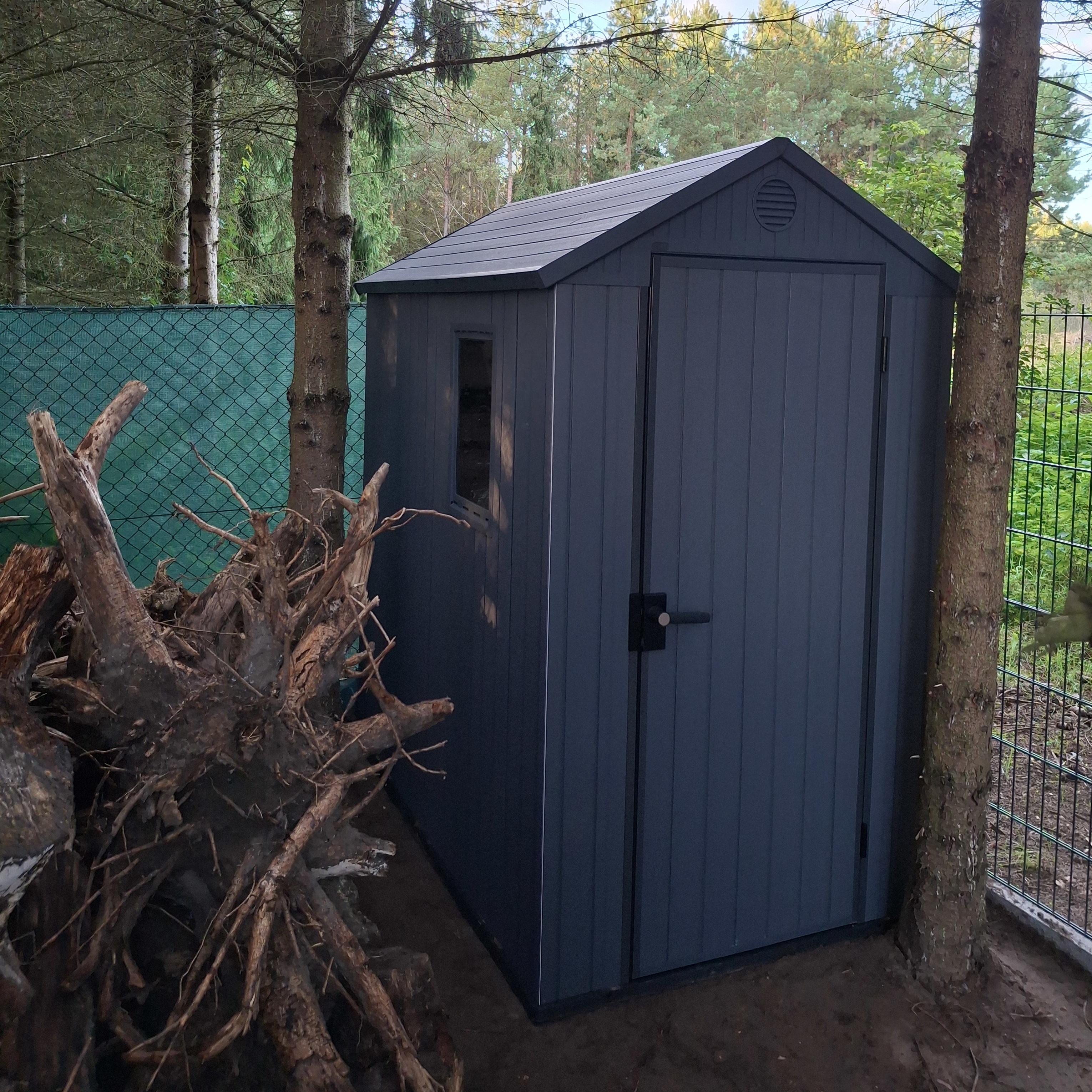 Zahradní domek Keter Darwin 4x6 grafit fotografie realizace 1
