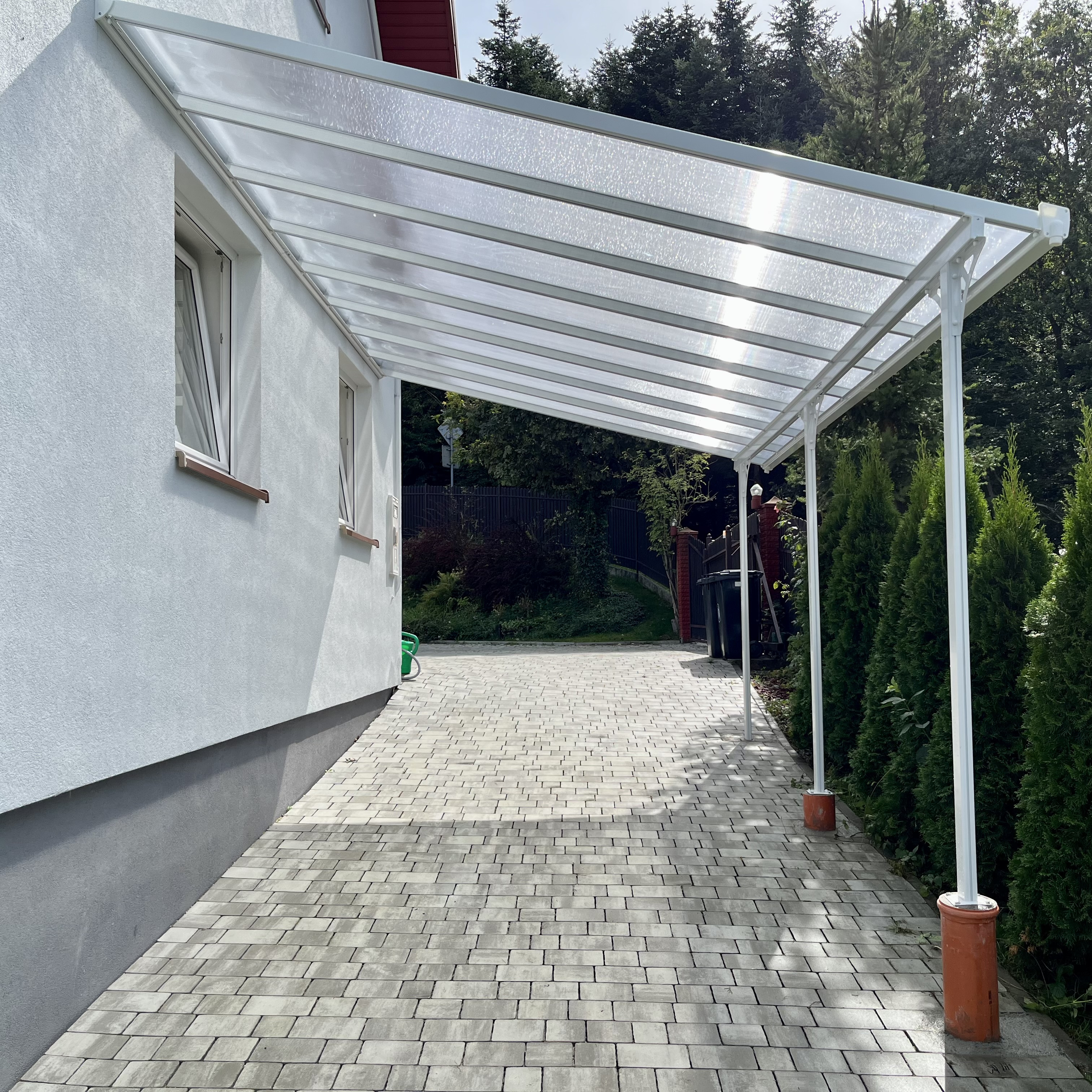 Hliníková pergola Hardmaister Atlanta 3x5 m bílá fotografie realizace 1