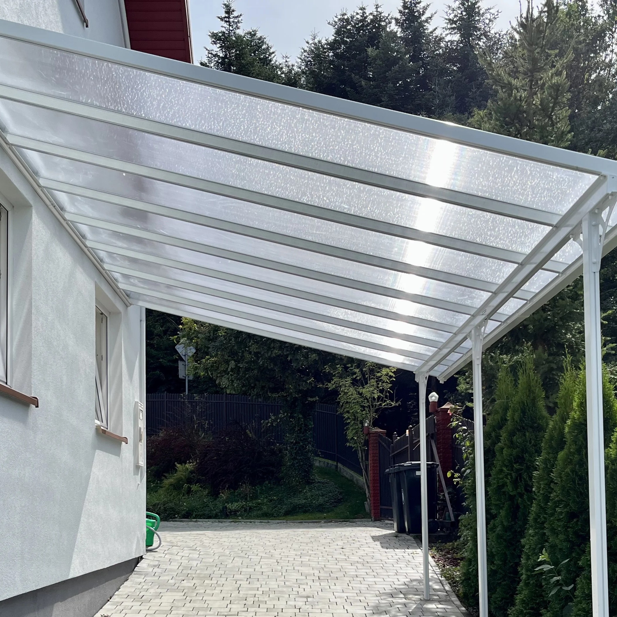 Hliníková pergola Hardmaister Atlanta 3x5 m bílá fotografie realizace 1