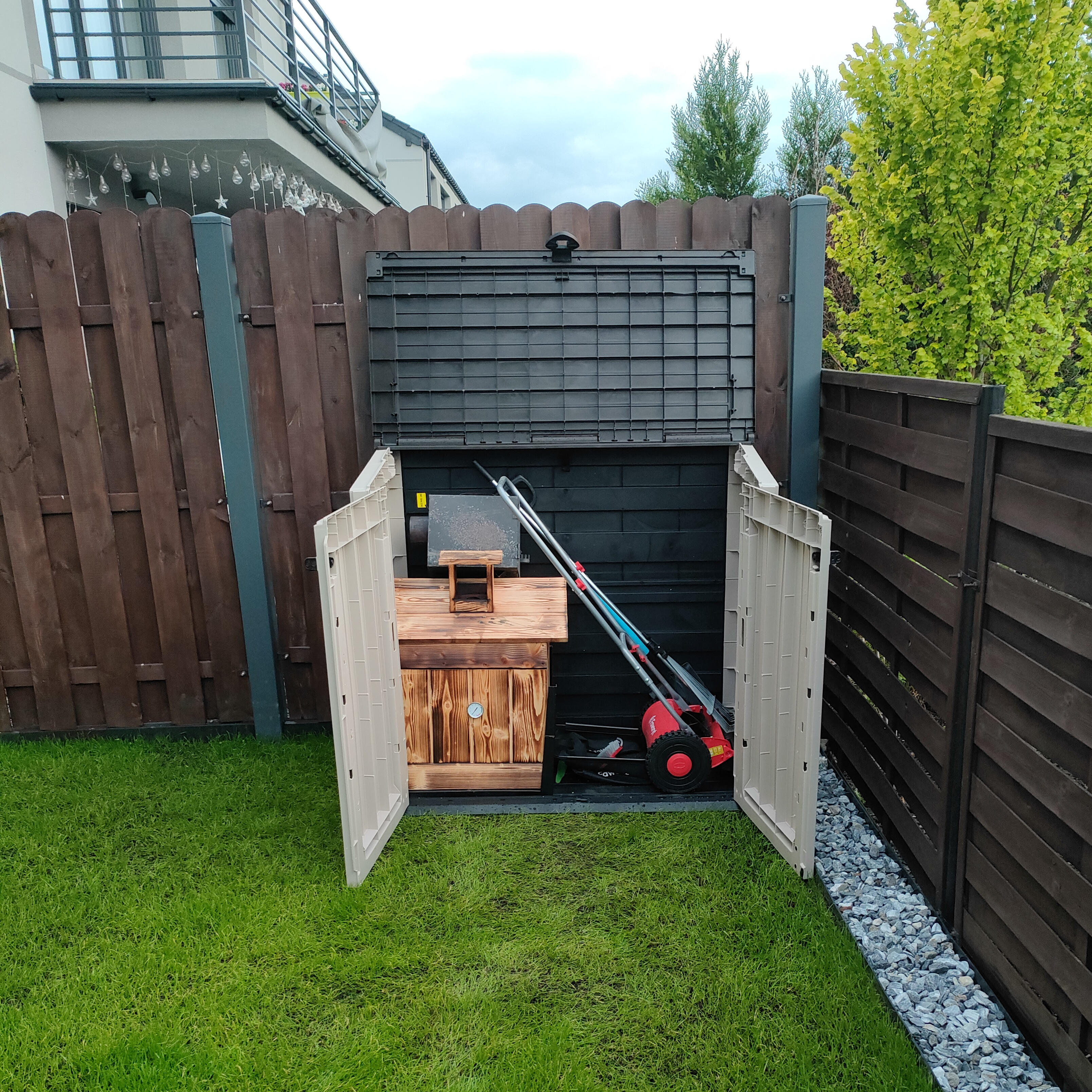 Zahradní úložná skříň Keter STORE IT OUT MIDI fotografie realizace 2