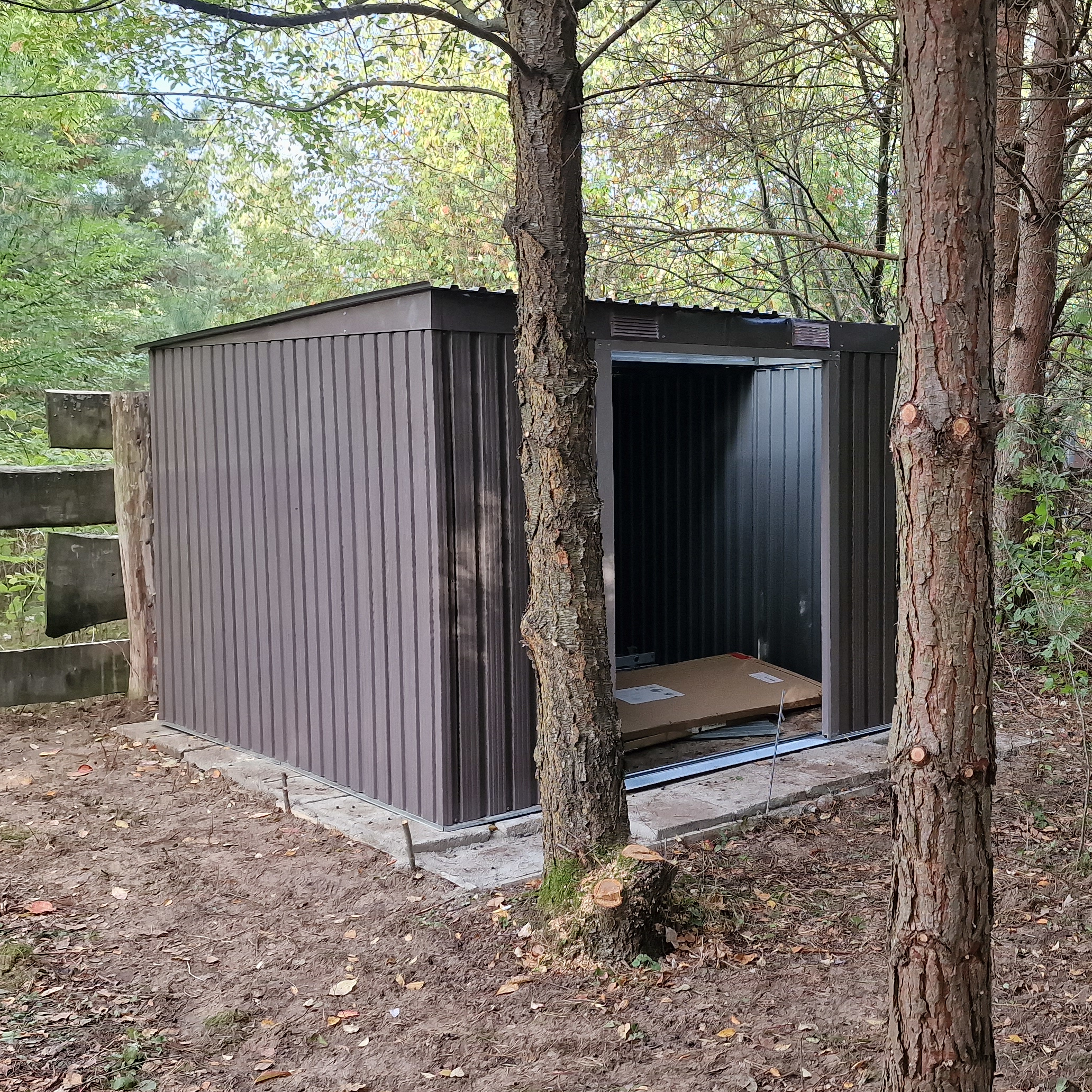 Kovový domek Hardmaister OREGON 261x241 cm Light Wood fotografie realizace 1
