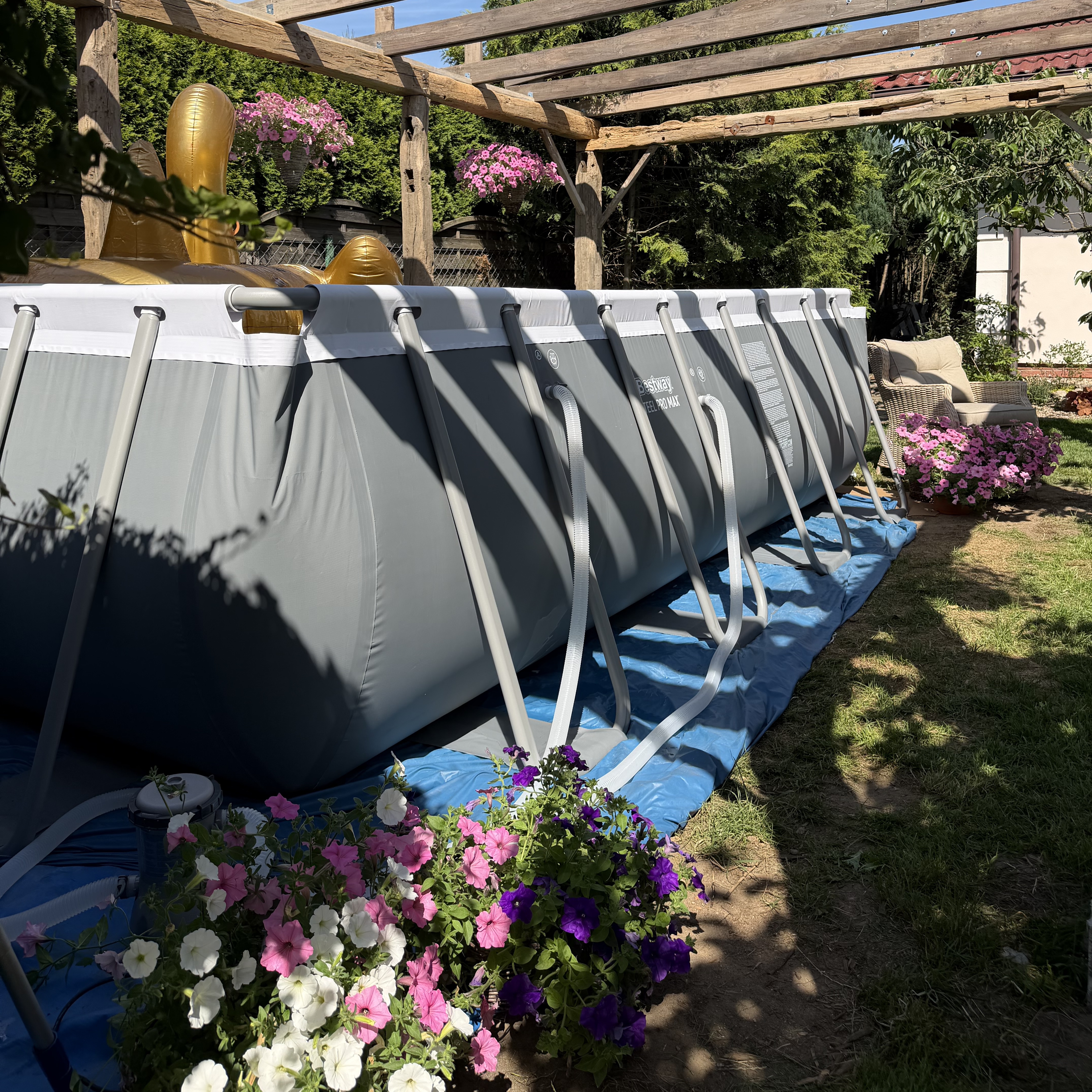 Obdélníkový bazén Bestway Power Steel 4,88 x 2,44 x 1,22 m fotografie realizace 6