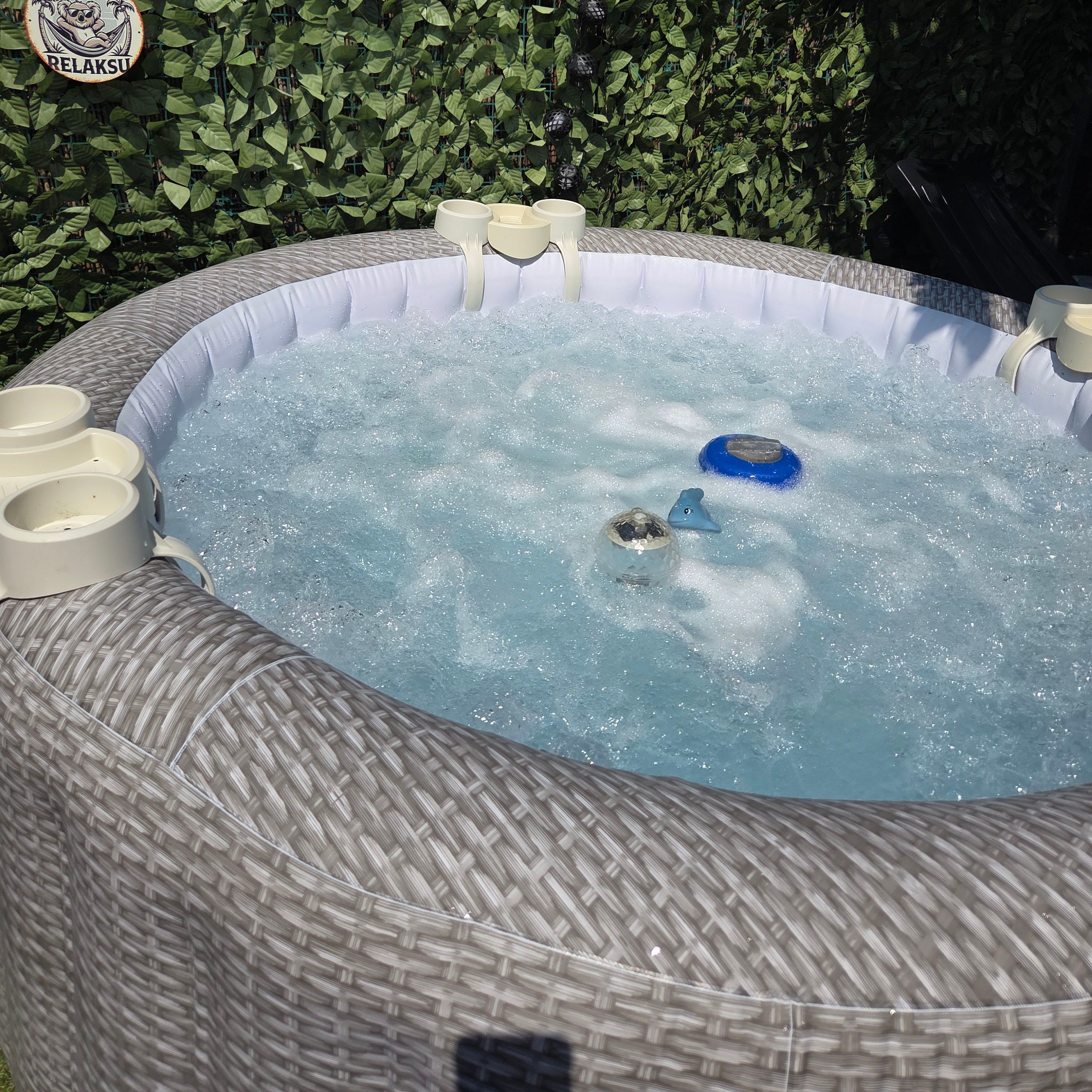 Držák nápojů a podnos Bestway Lay-Z-Spa 60306 fotografie realizace 2