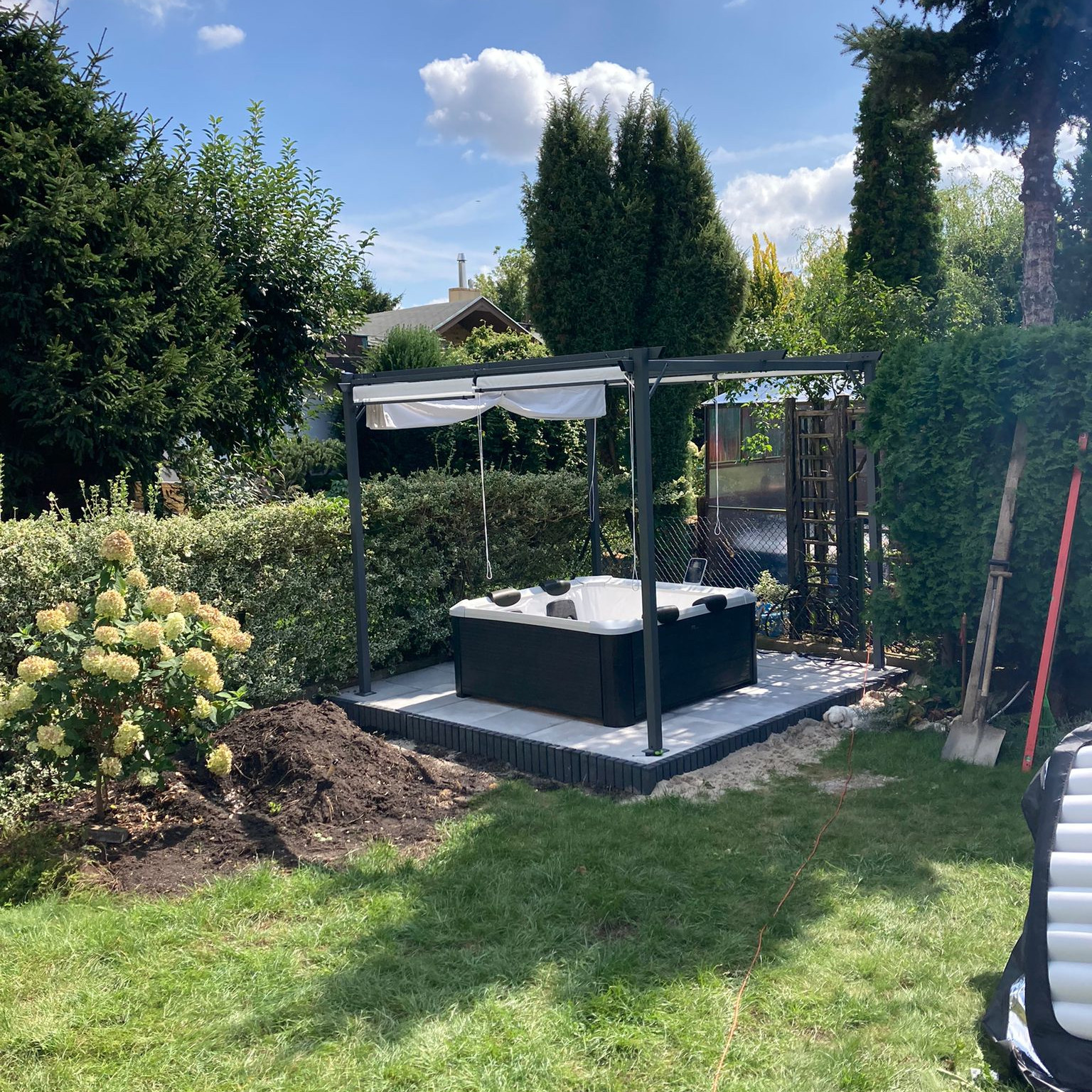 Kovová pergola Hardmaister SPRINT PLUS 3x3 m s roletami fotografie realizace 1