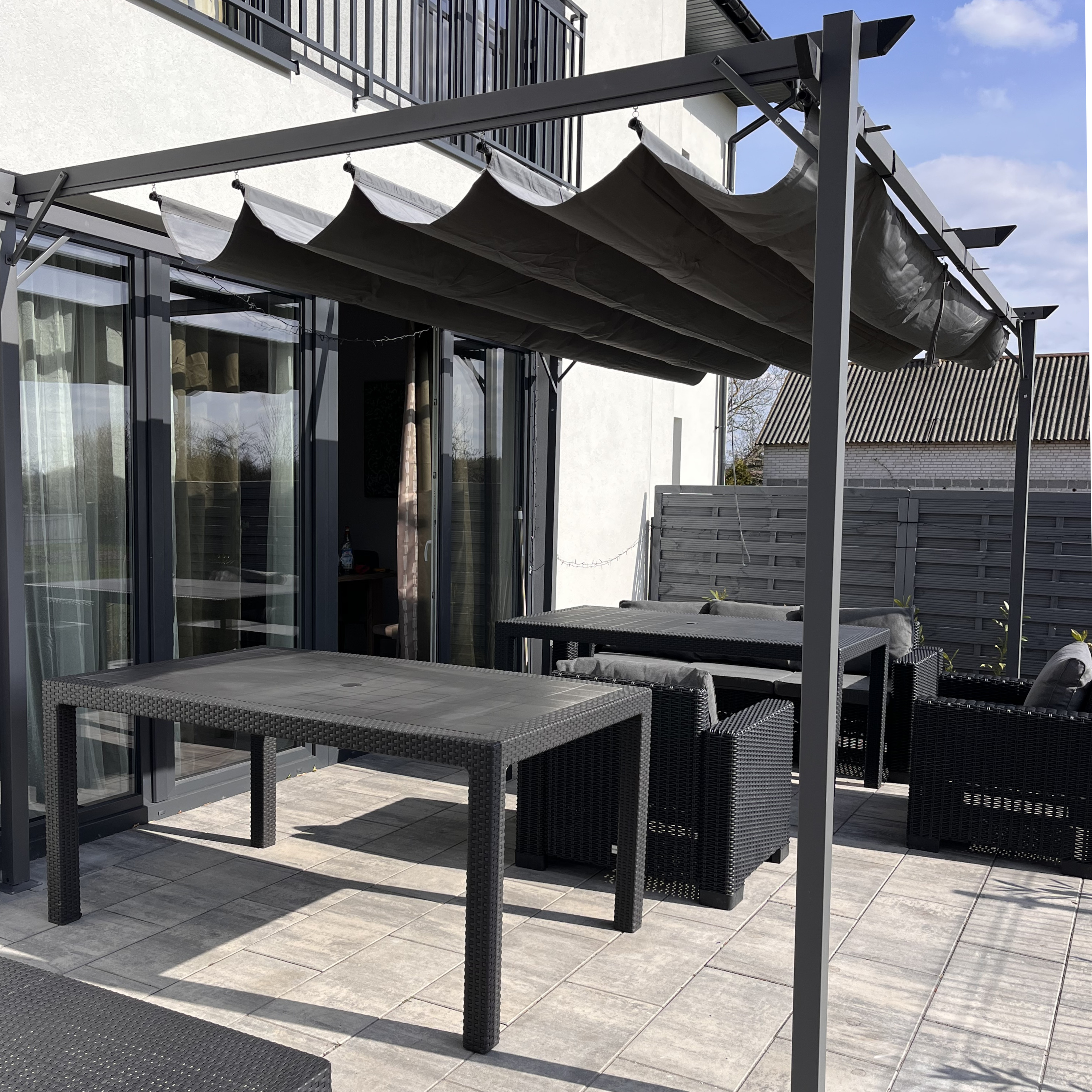 Kovová pergola Hardmaister SPRINT PLUS 3x4 m s roletami fotografie realizace 1