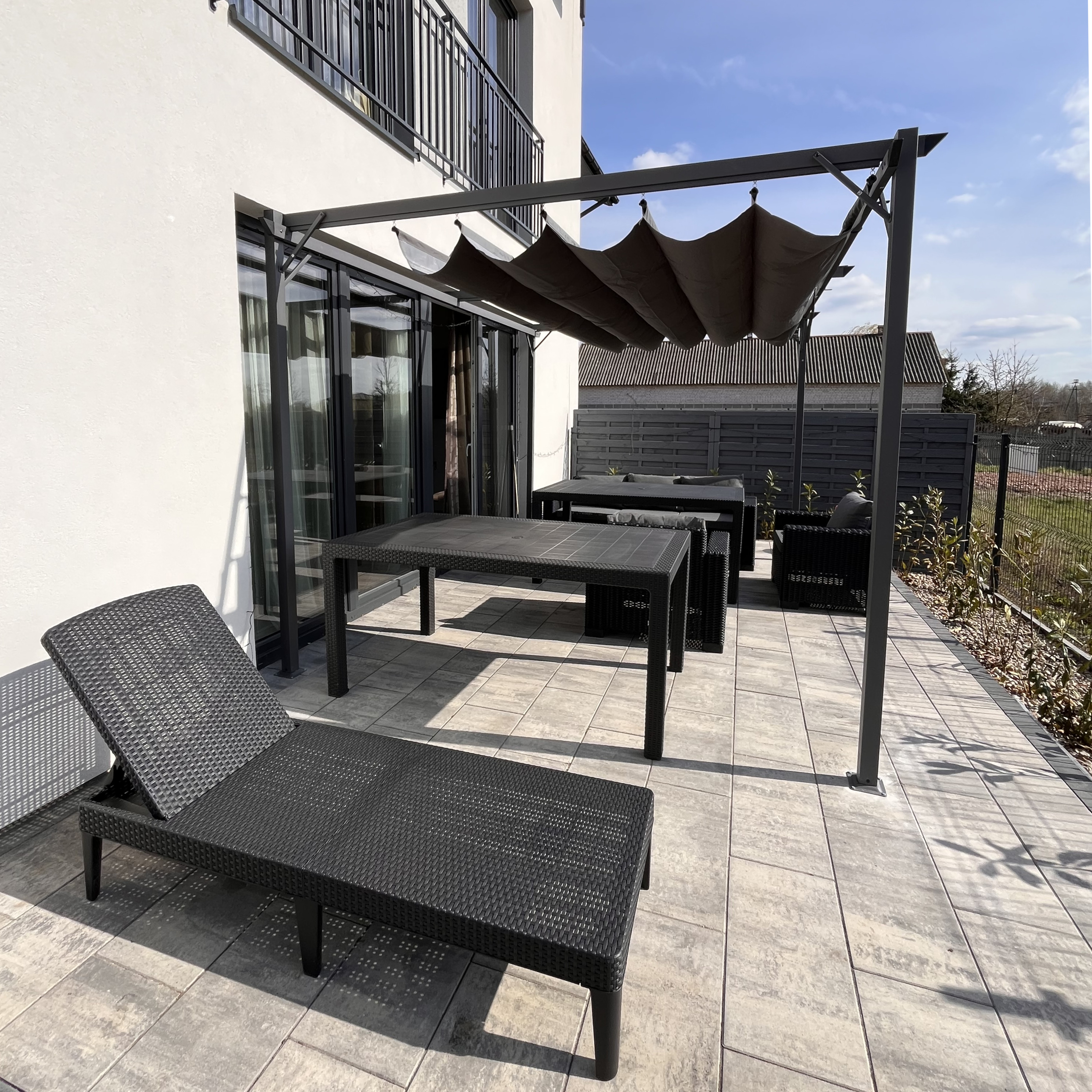Kovová pergola Hardmaister SPRINT PLUS 3x4 m s roletami fotografie realizace 2