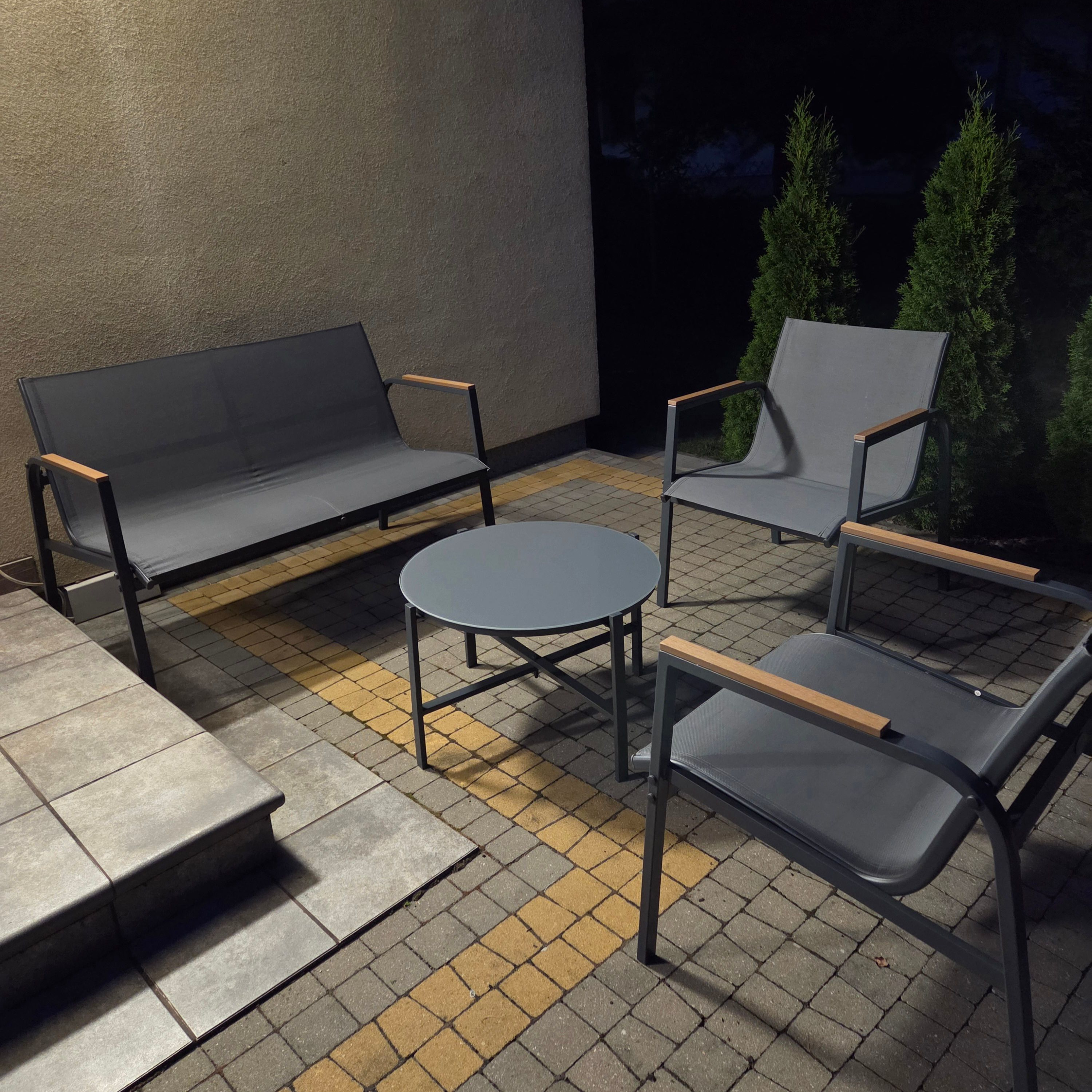 Kovová zahradní sestava Bjørkka MANGO CAFFE – tmavě šedá fotografie realizace 1